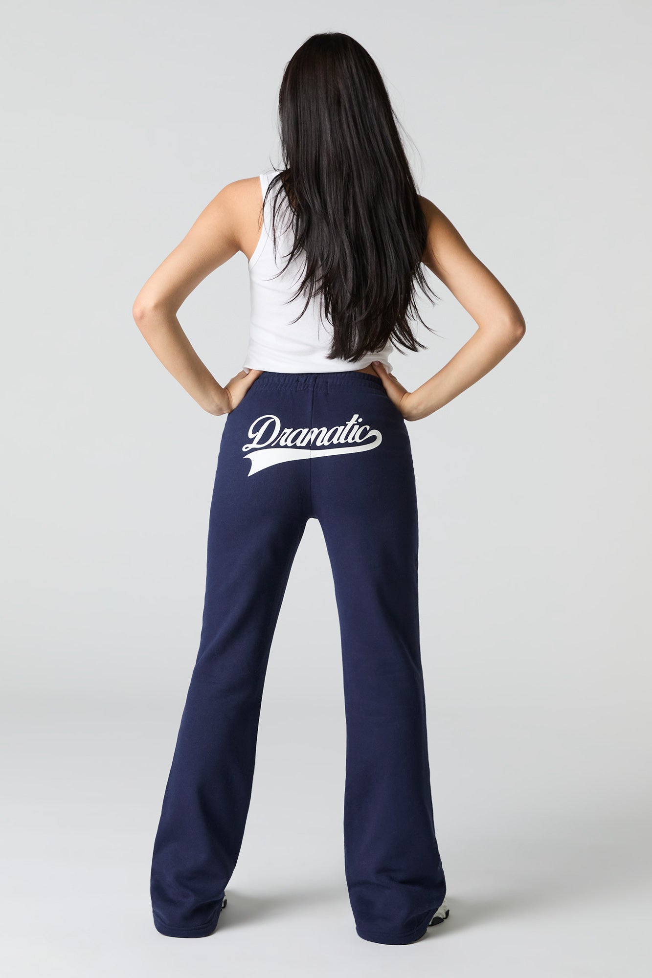 Dramatic Graphic Fleece Flare Sweatpant – Urban Planet