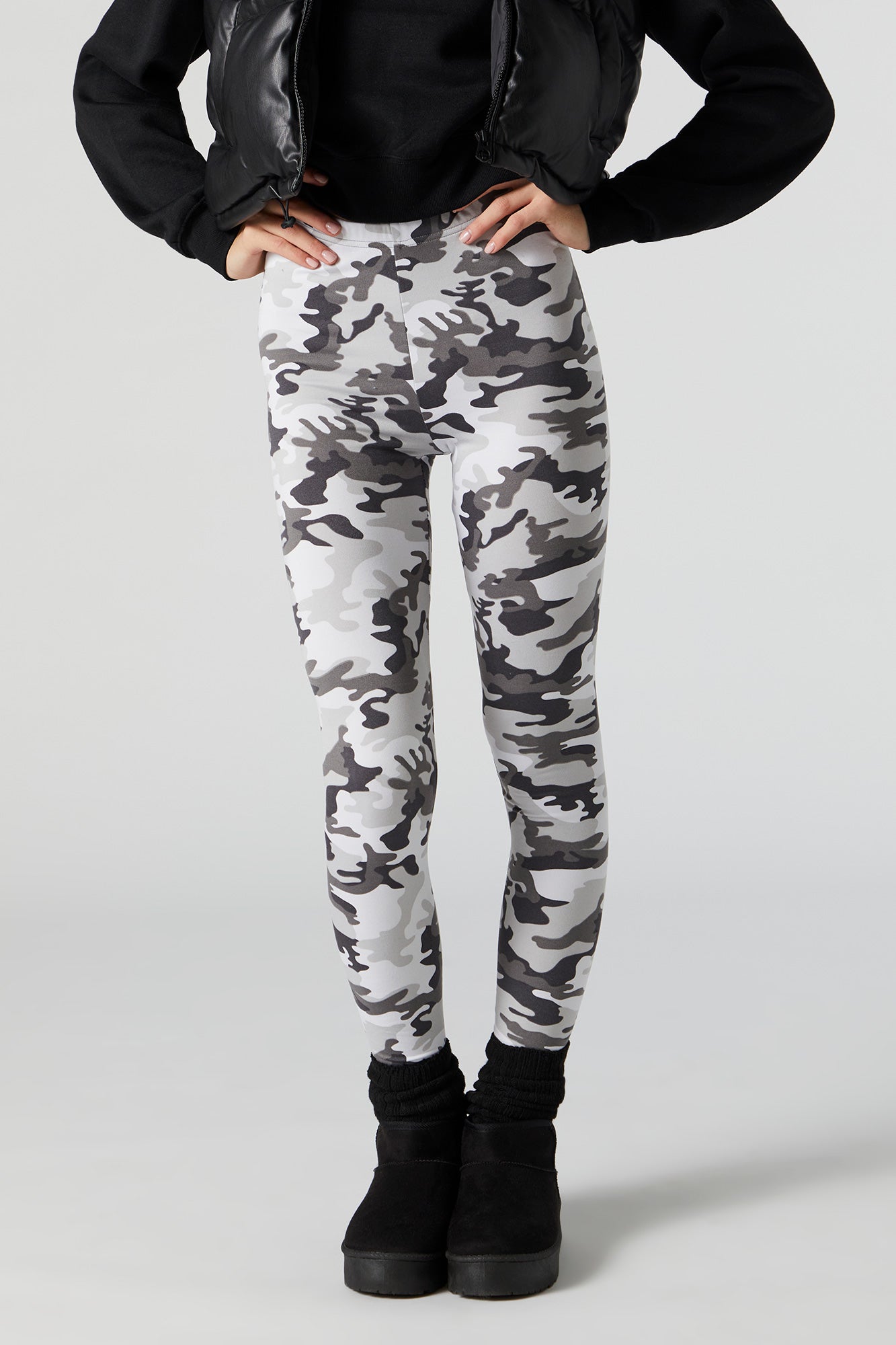 Black and shop white camouflage leggings