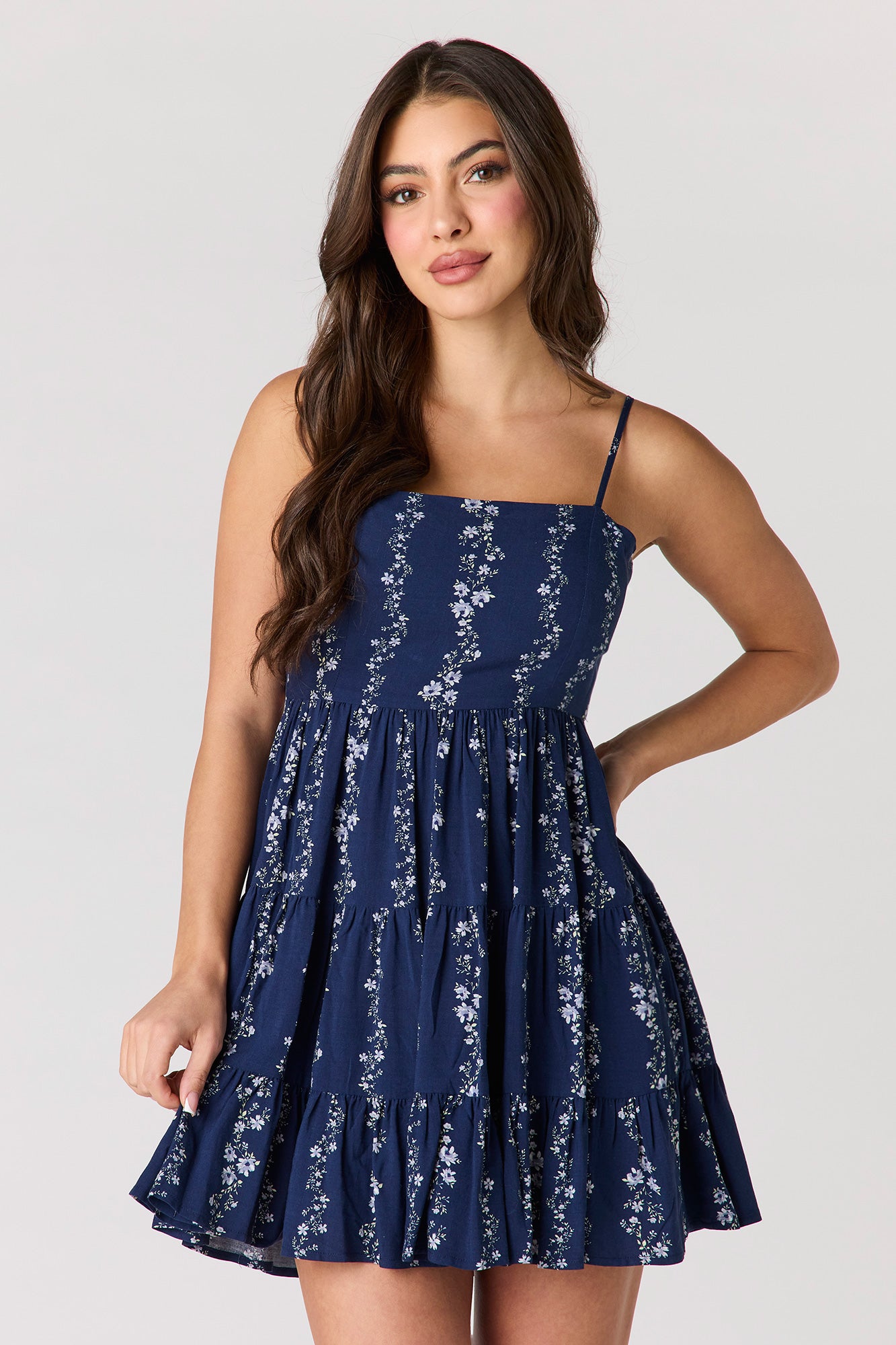 PAMEO POSE Ivy Mini Dress S ブラック×ネイビー Braless Tie Back Tiered Mini Dress – Urban Planet
