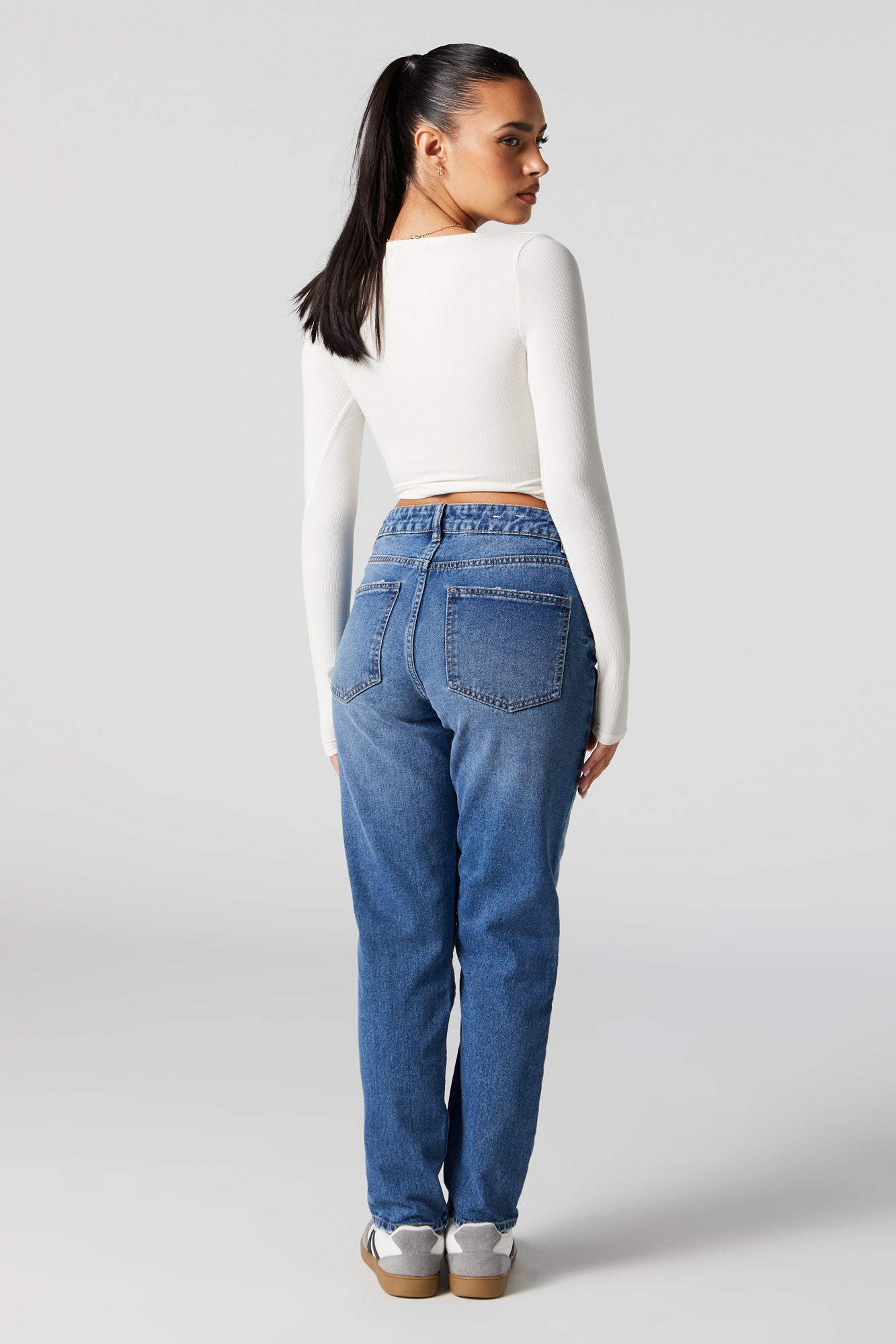 Jean mom délavé taille haute  Jeans mom taille haute, Jeans mom, Look stylé