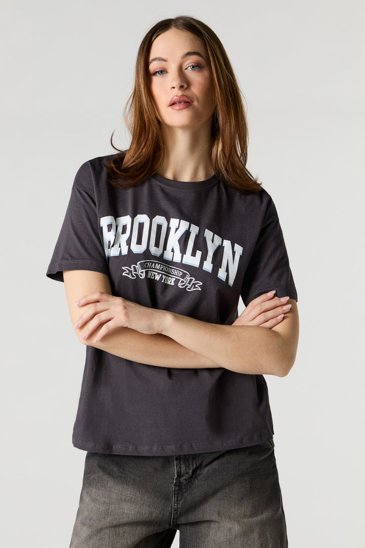 T-shirt de coupe garçonne à imprimé Brooklyn