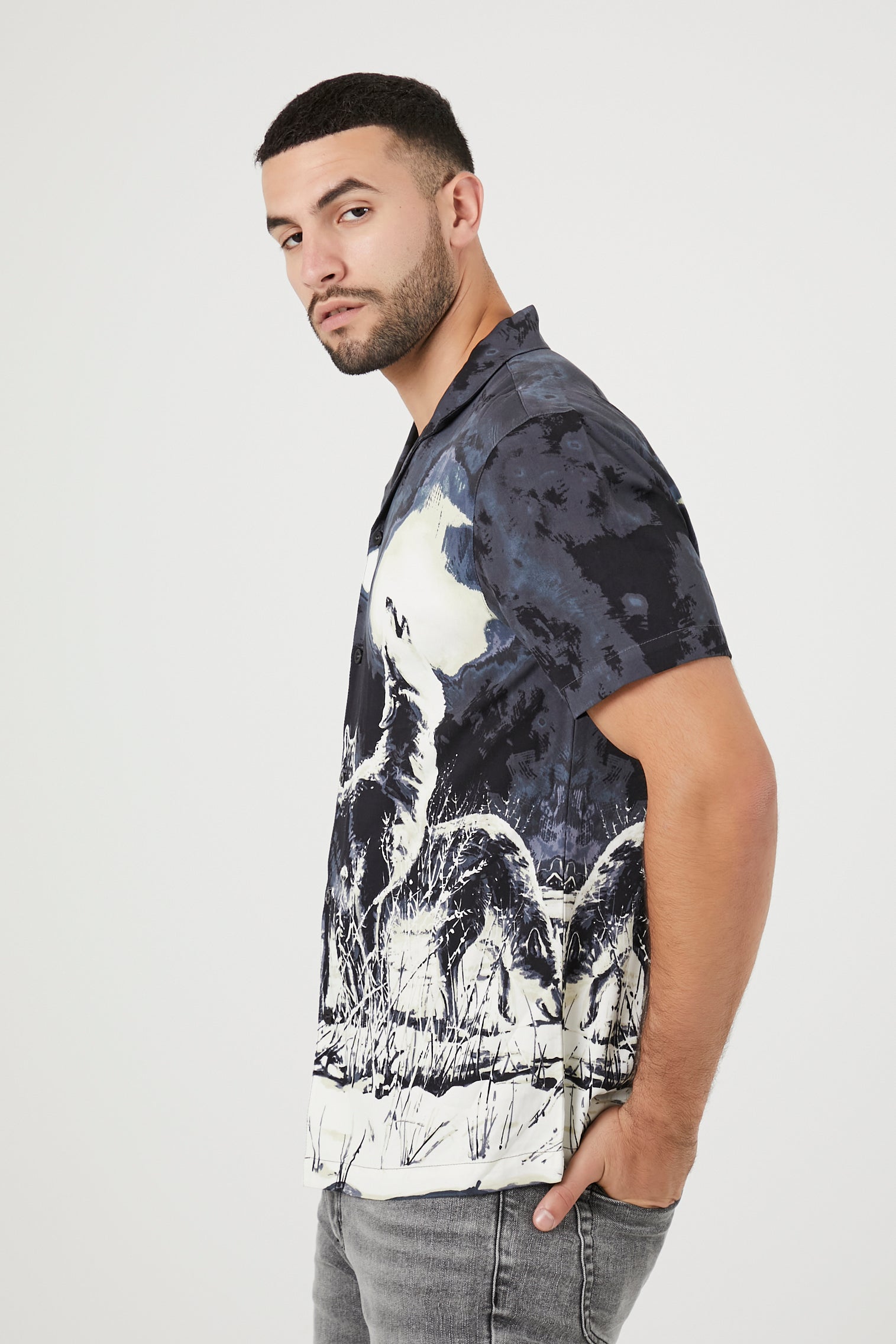 Eternal Bliss Howling Wolf Graphic Hoodie – Urban Planet