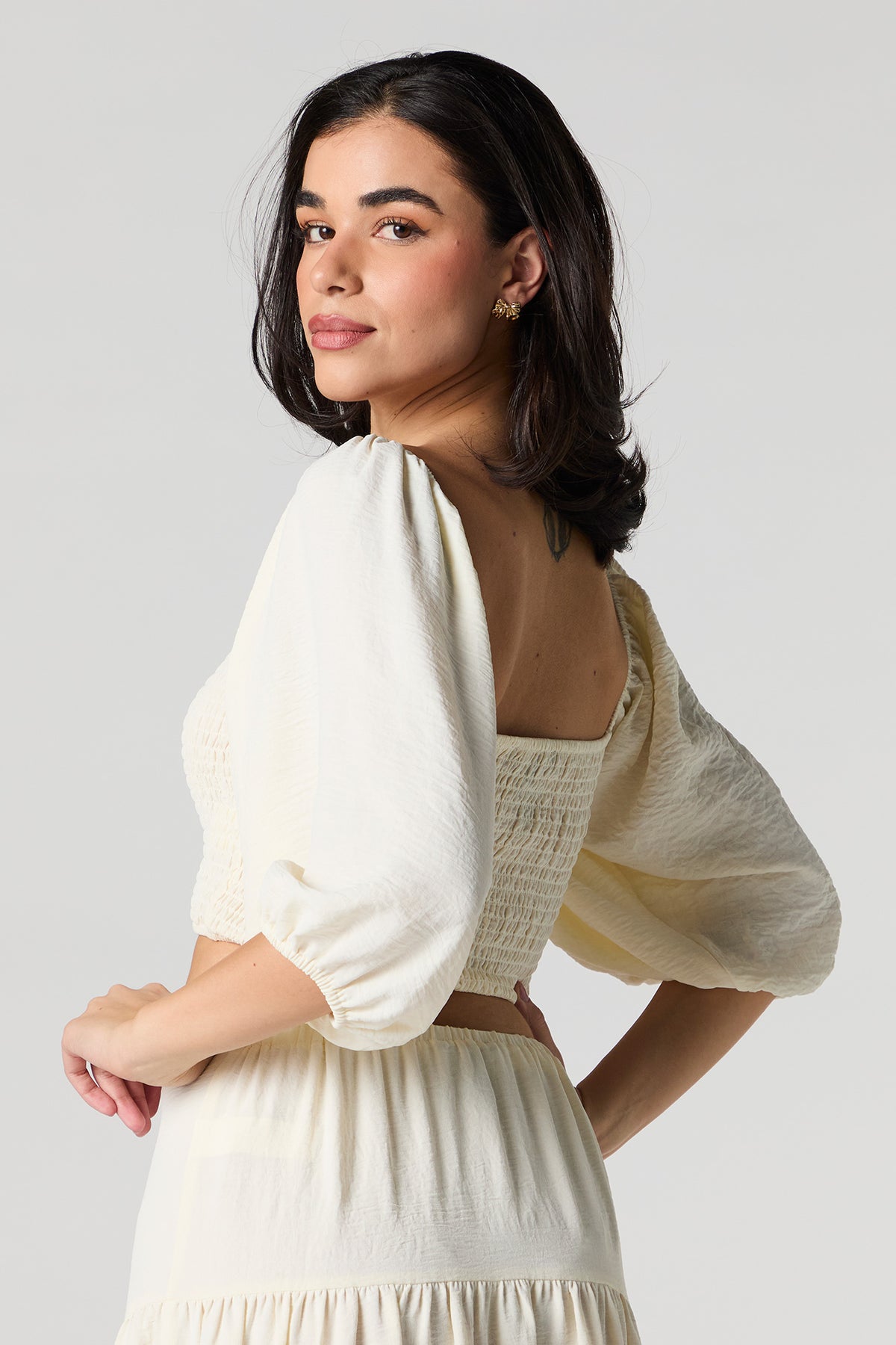 Alt View 2. Smocked Puff Sleeve Crop Top - Off White