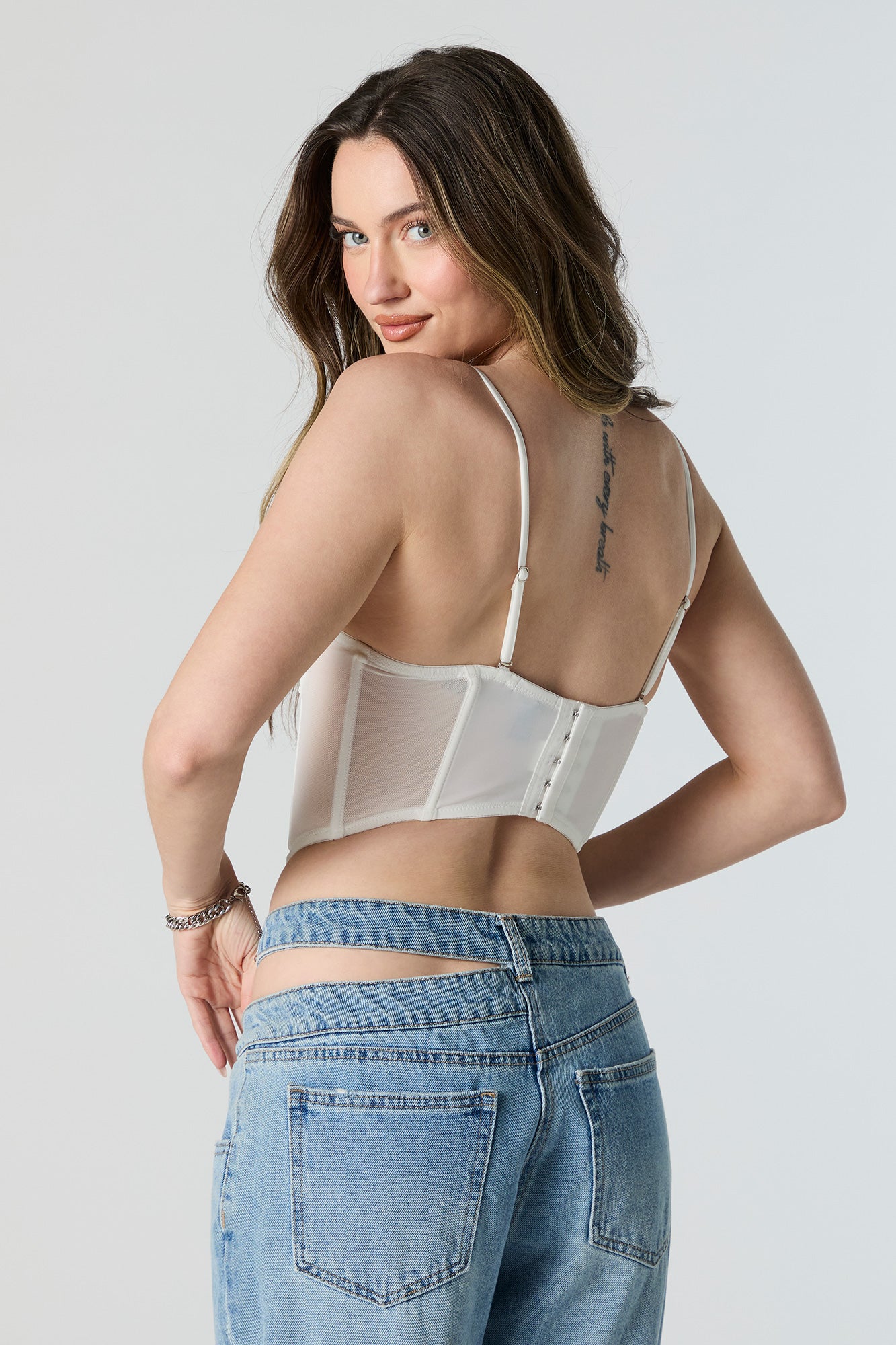 Débardeur corset en filet avec décolleté coeur