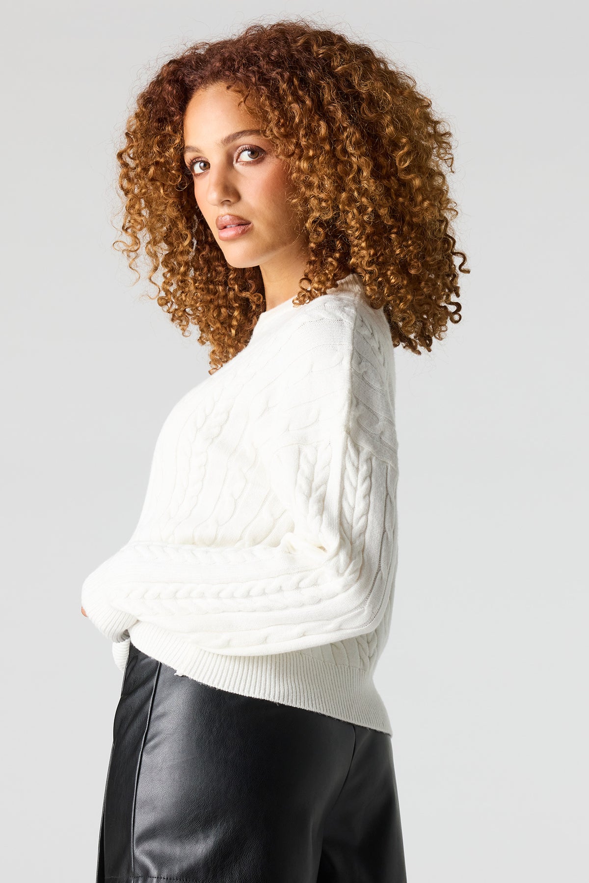 Alt View 2. Cable Knit Sweater - Cream