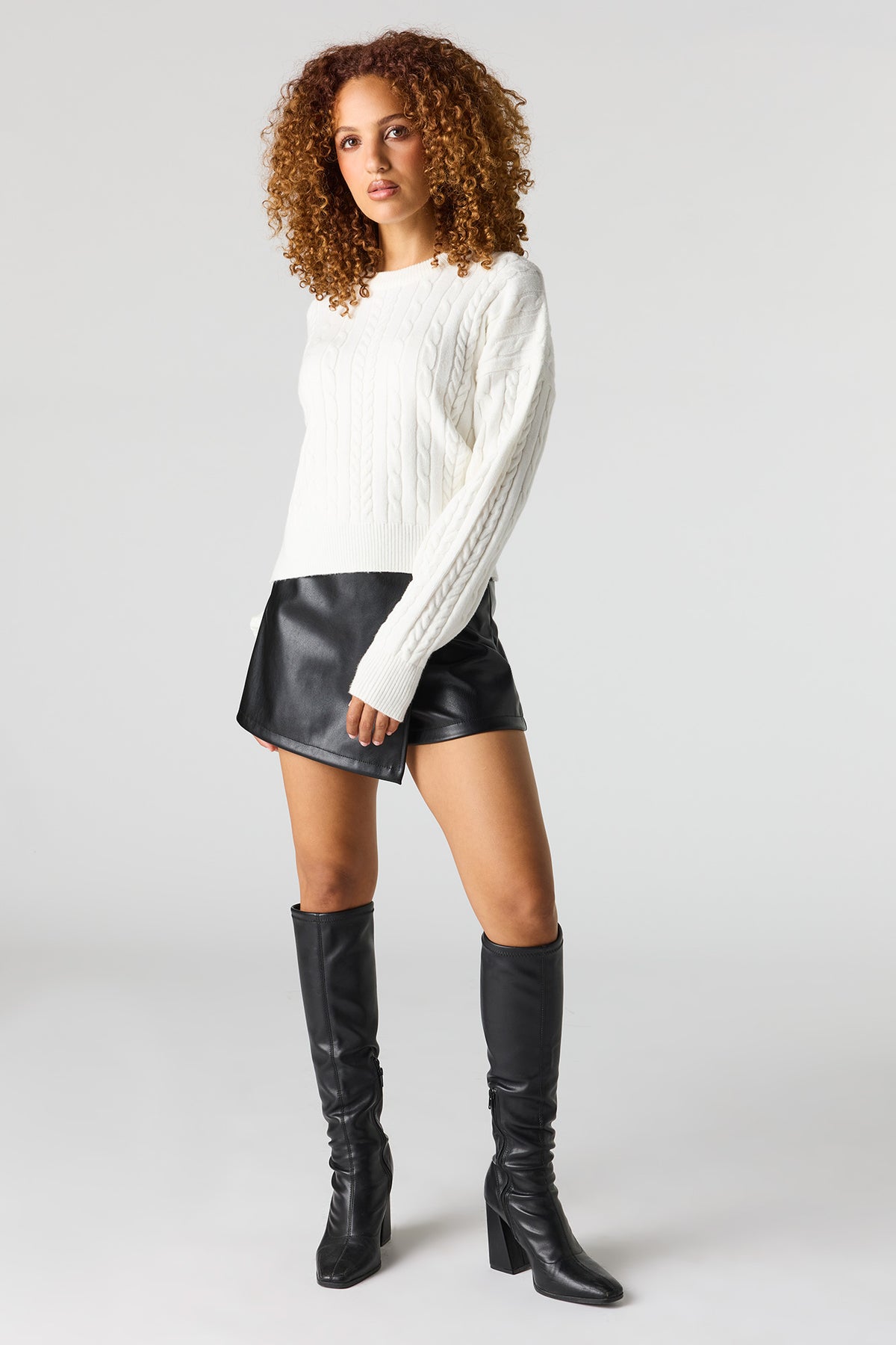 Alt View 3. Cable Knit Sweater - Cream