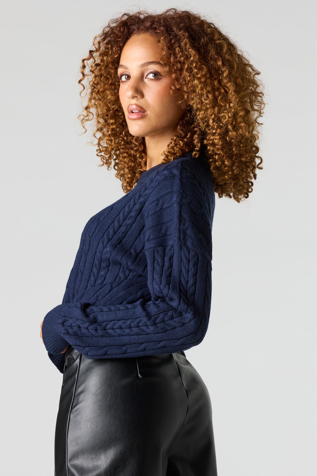 Alt View 2. Cable Knit Sweater - Navy