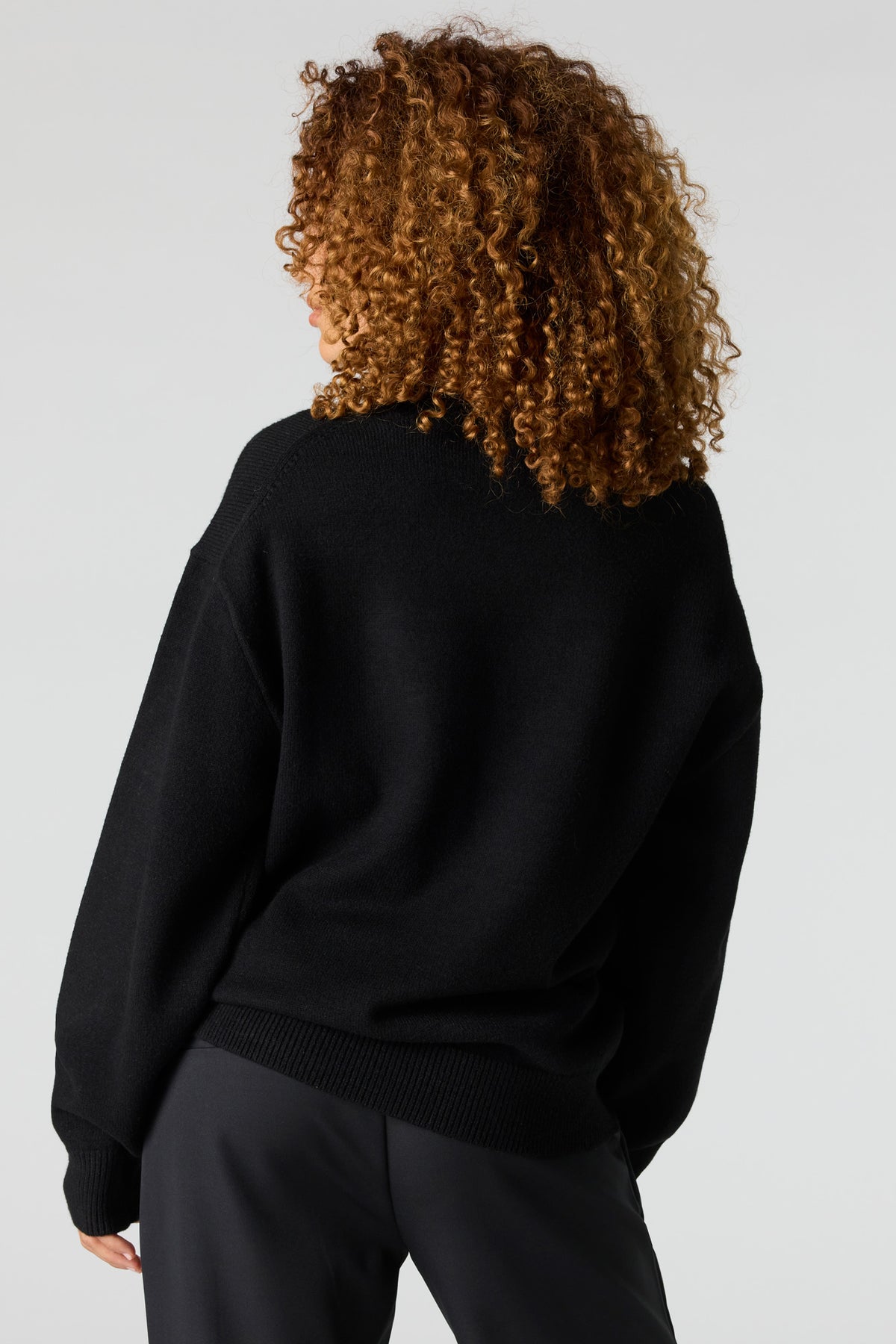 Alt View 2. Loose Fit Sweater - Black
