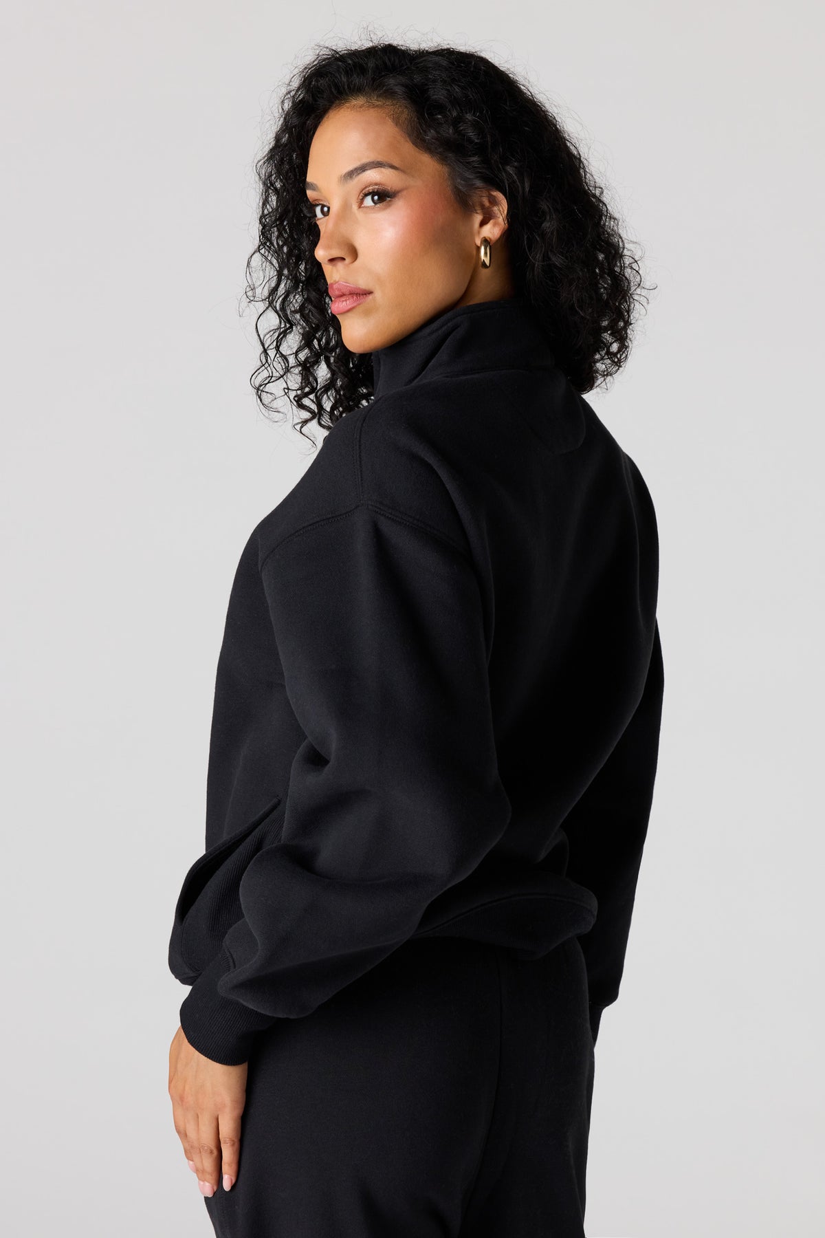 Vue alternative 2. Blouson de coupe garçonne en molleton supérieur avec demi-fermeture à glissière