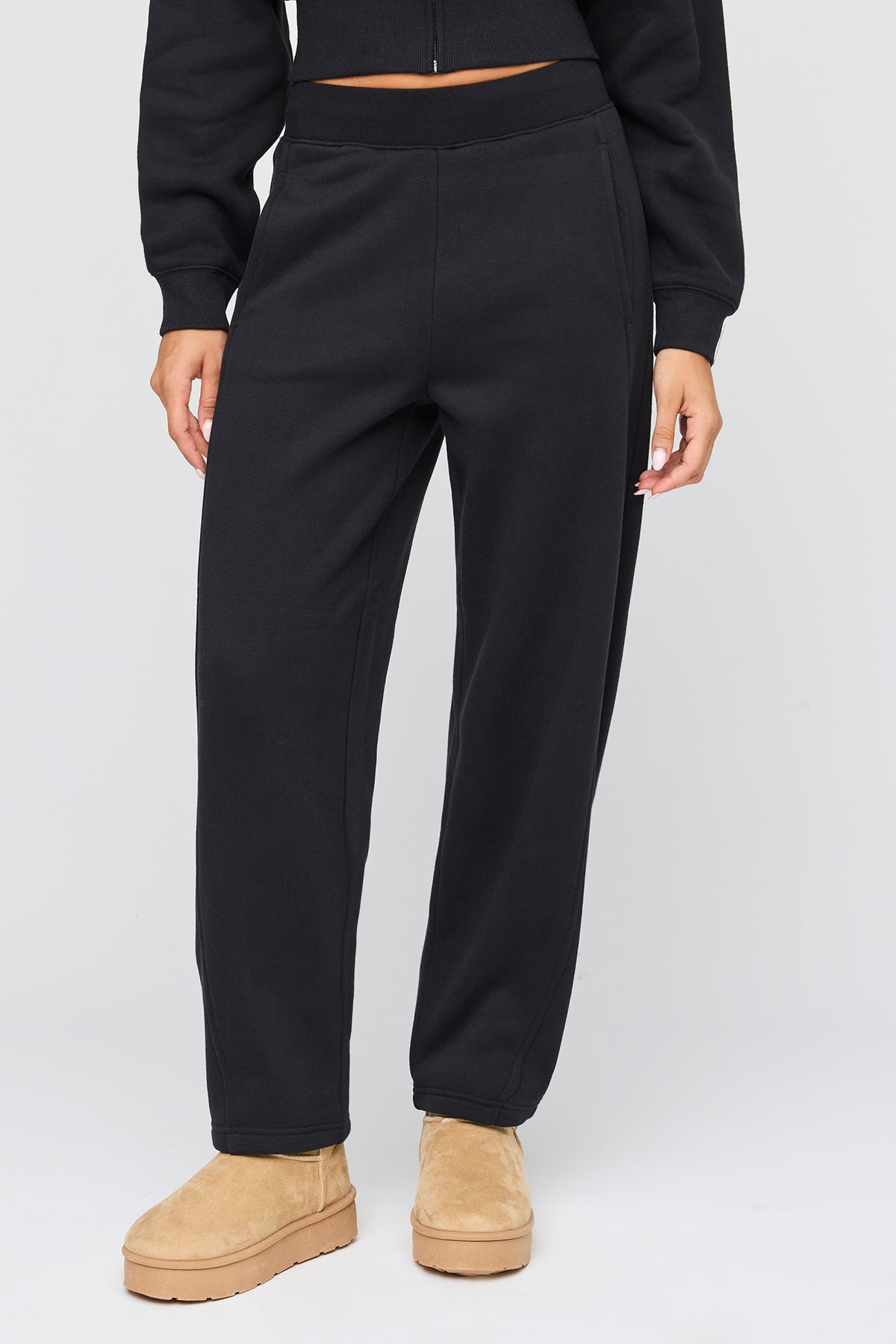 Alt View 2. Premium Fleece Grande Barrel Sweatpant - Black