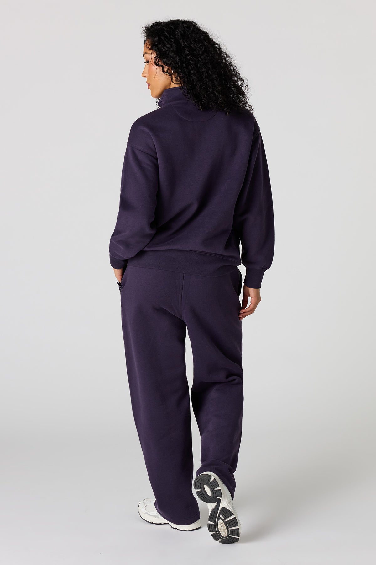 Vue alternative 3. Pantalon d'entraînement à jambe baril en molleton supérieur