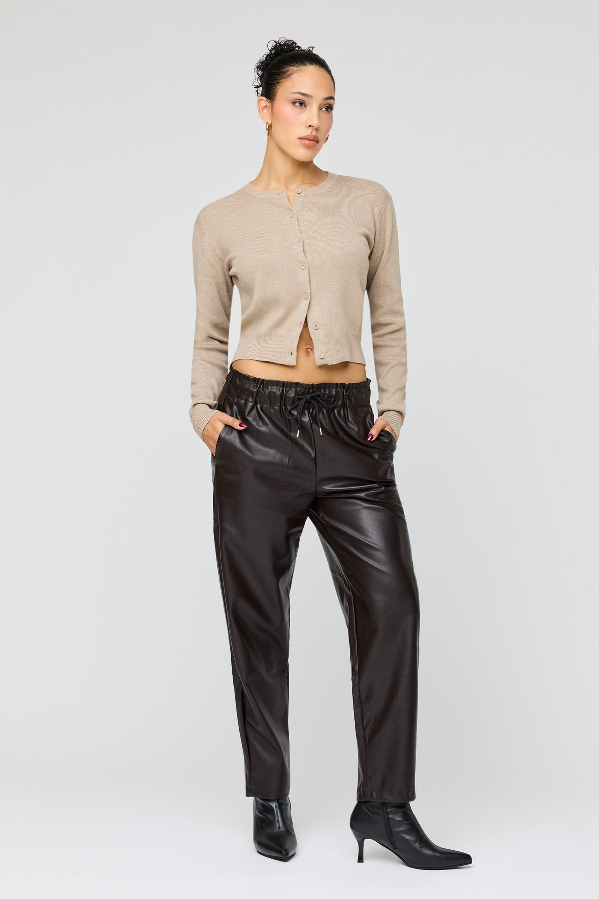 Pantalon en similicuir avec taille coulissante