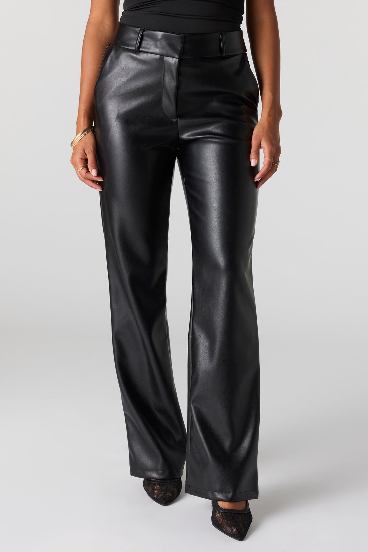 Vue alternative 2. Pantalon à jambe droite en similicuir