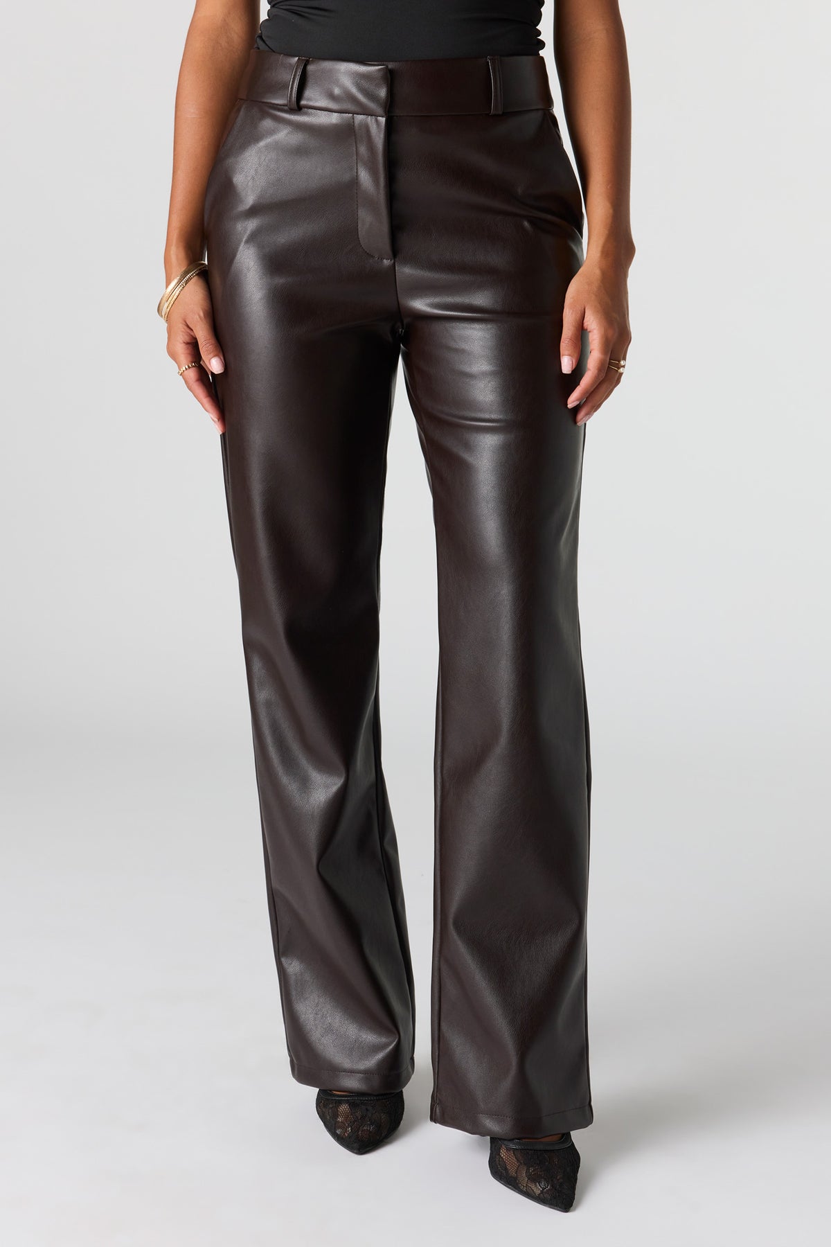 Vue alternative 2. Pantalon à jambe droite en similicuir