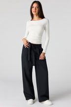 Pantalon habillé à jambe large avec ceinture
