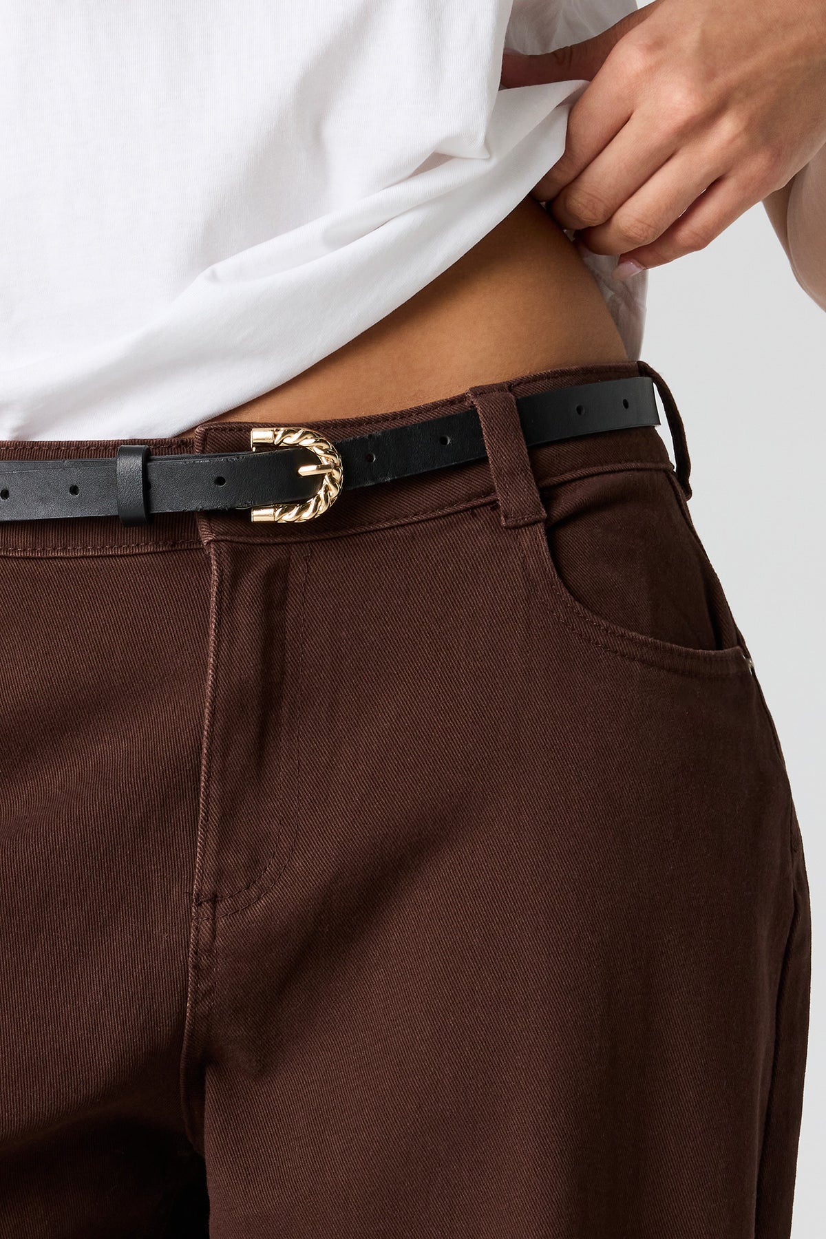 Alt View 4. Mid Rise Barrel Leg Pant - Brown