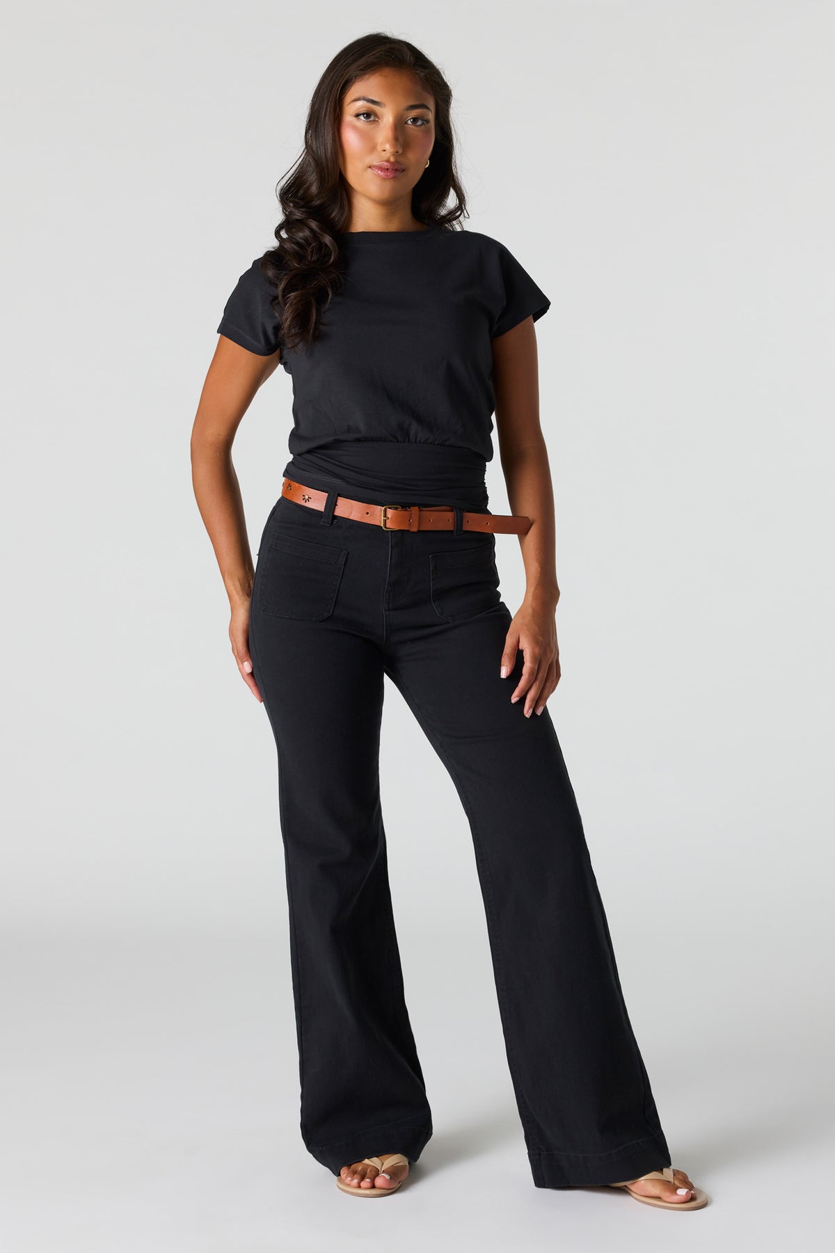 Pantalon à jambe évasée avec ceinture