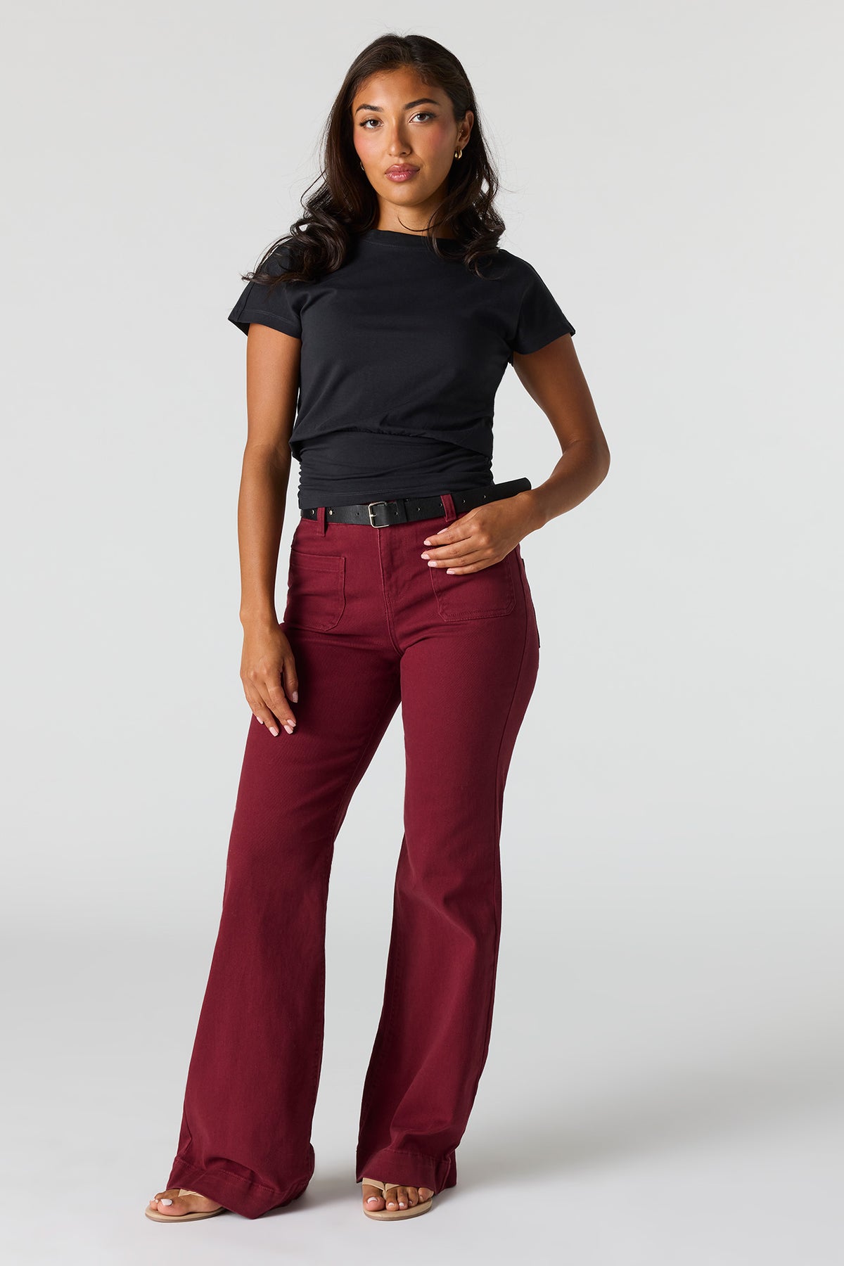 Pantalon à jambe évasée avec ceinture