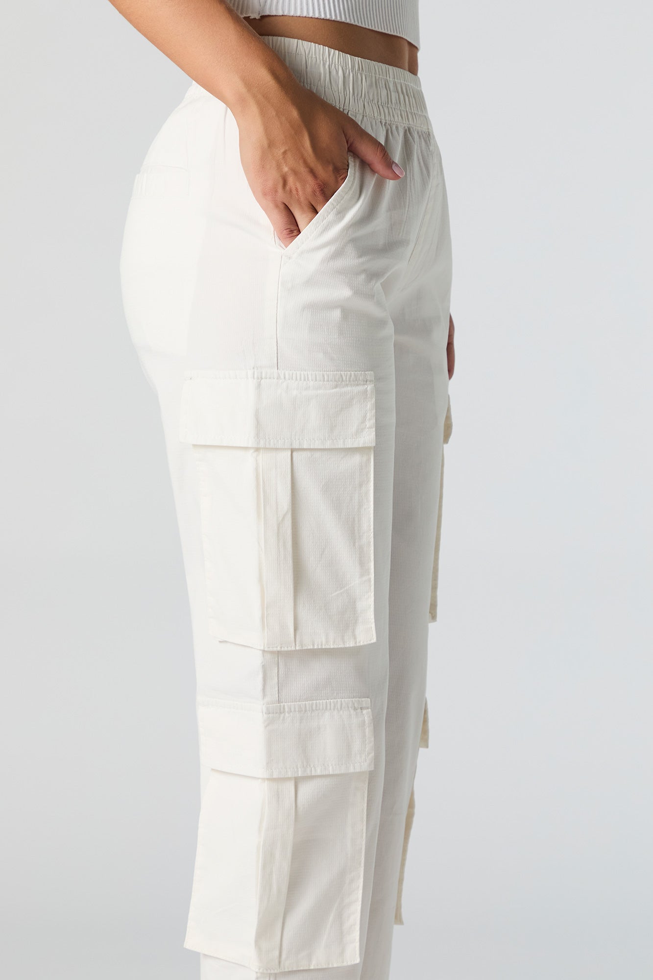 Pantalon cargo avec poches multiples et taille élastique