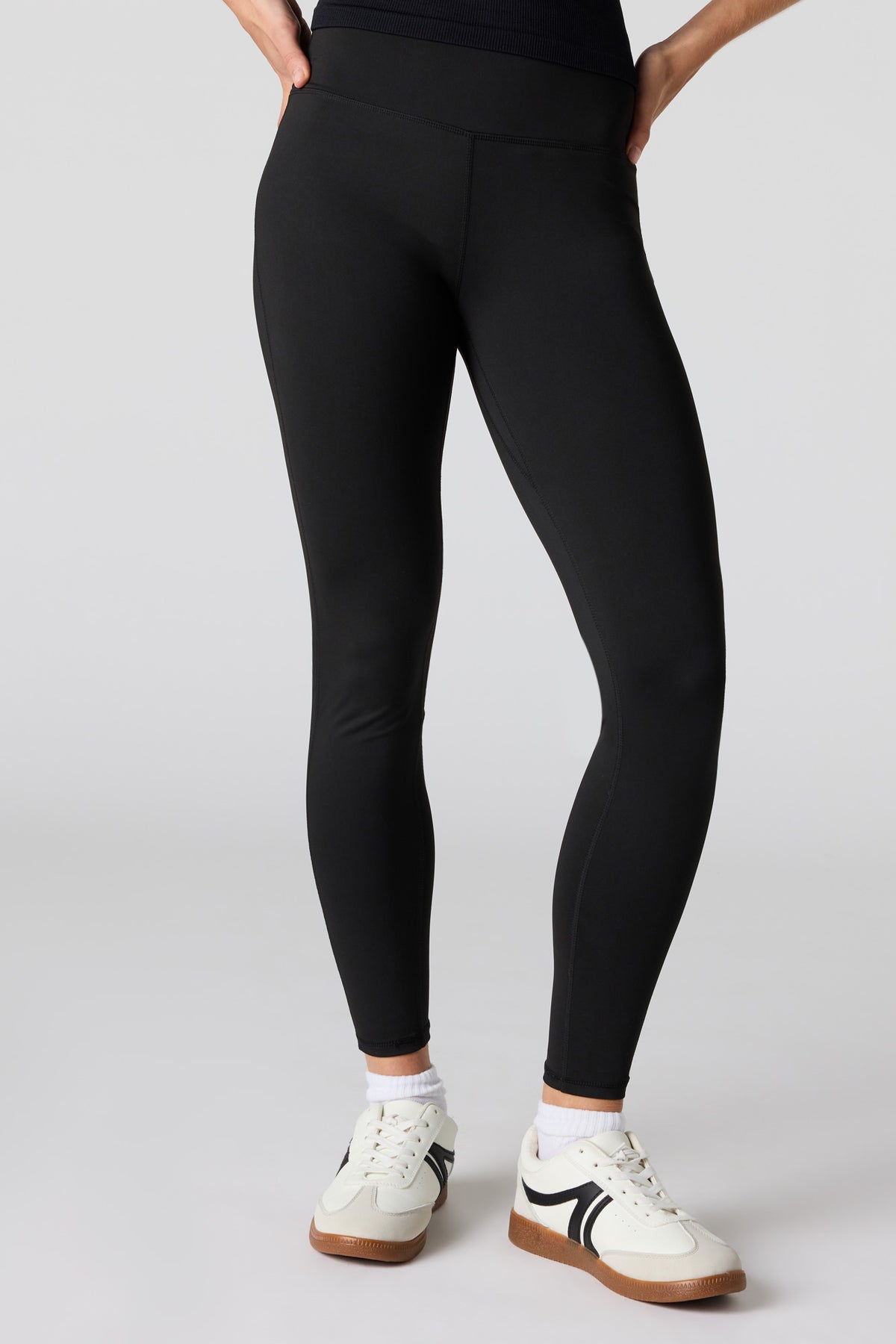 Alt View 2. Active Soft Legging 26" - Black