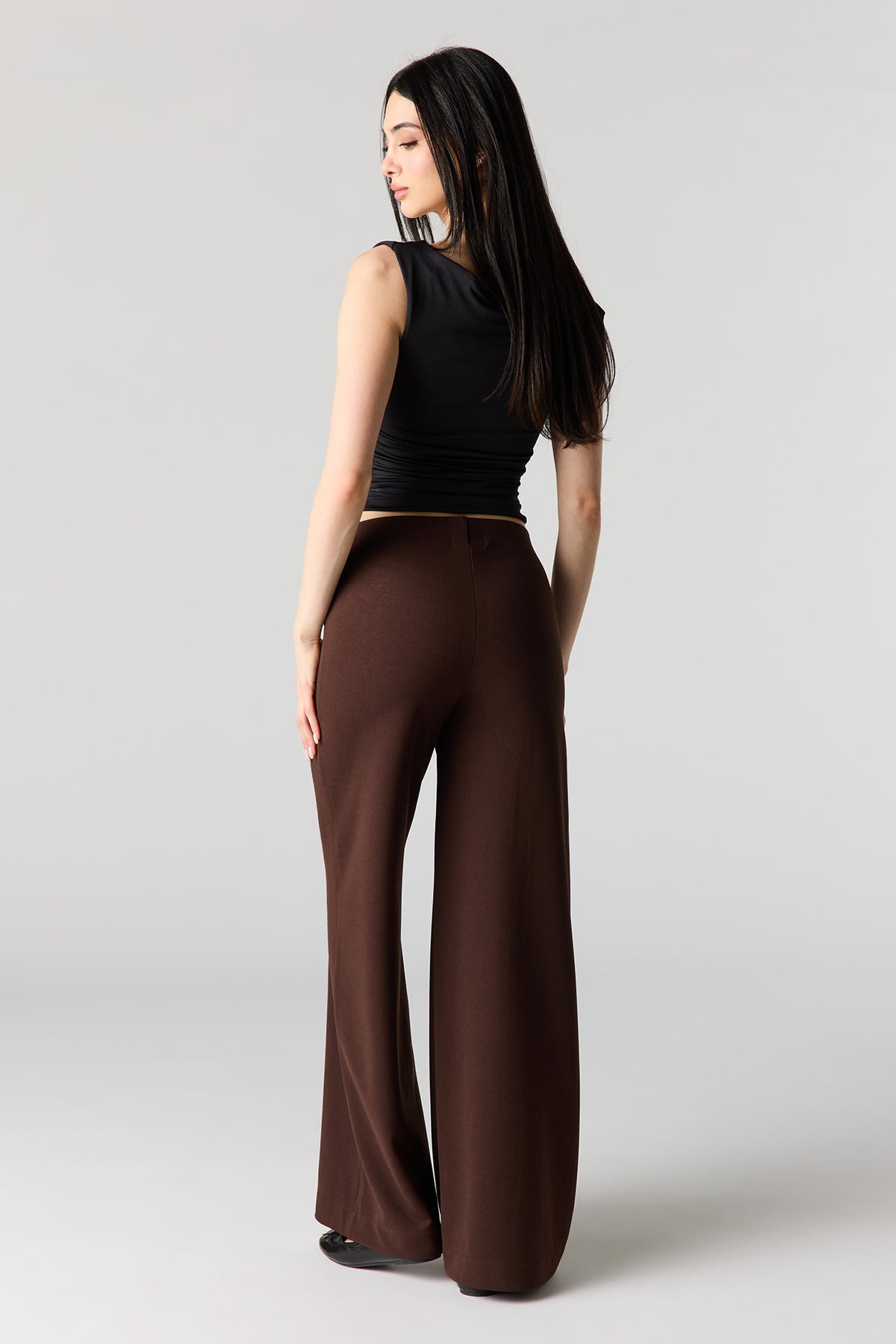 Vue alternative 3. Pantalon habillé à fines rayures