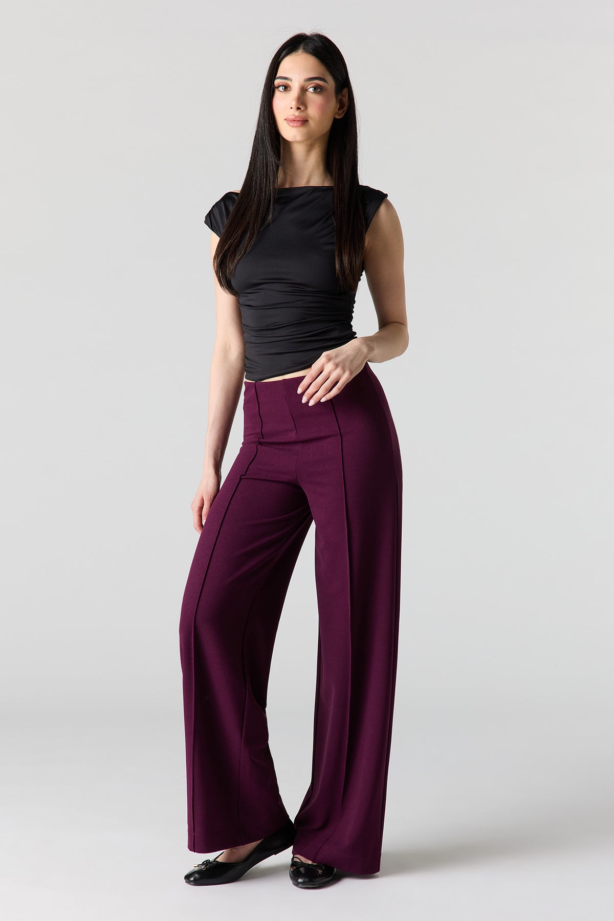Pantalon habillé à fines rayures