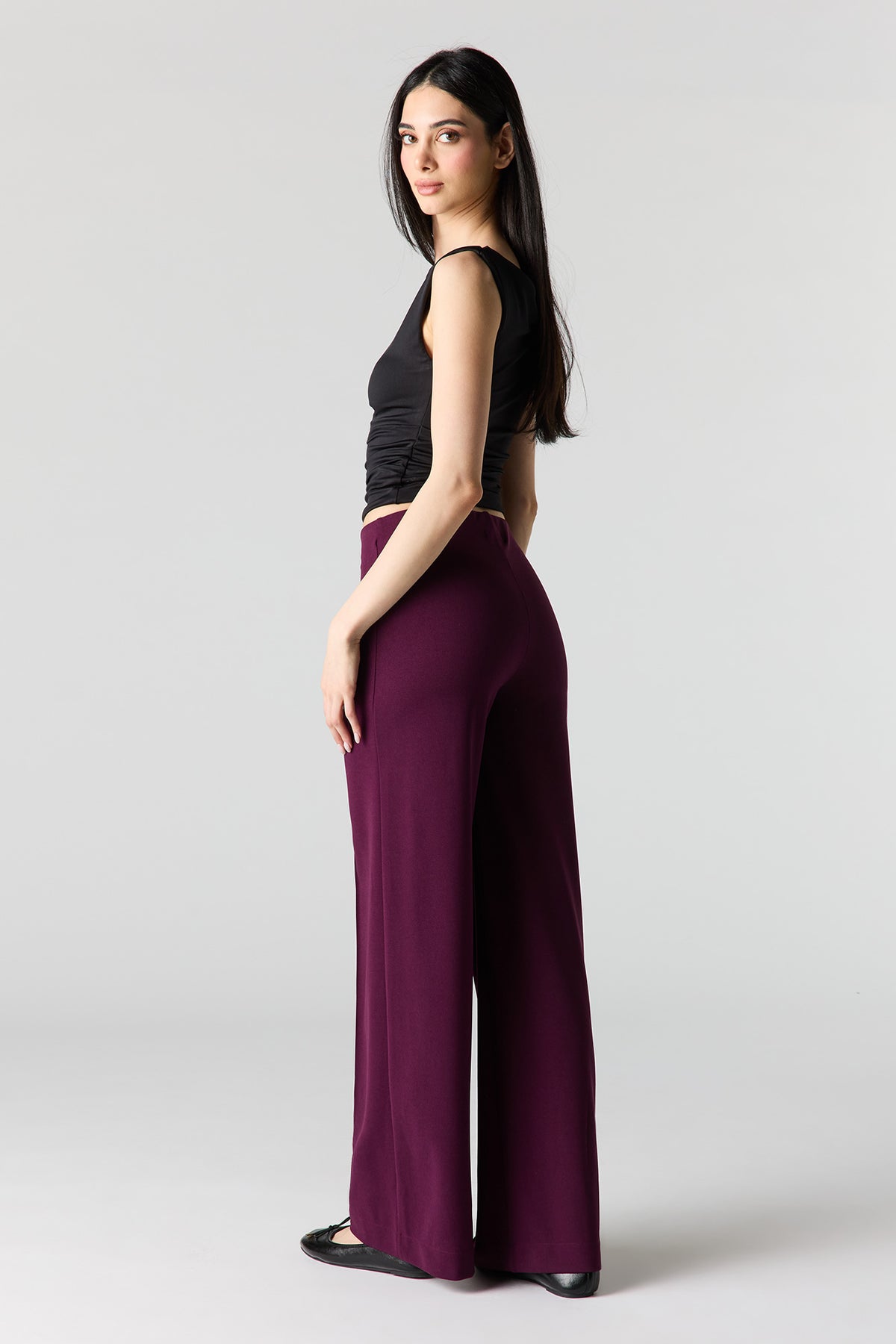 Vue alternative 3. Pantalon habillé à fines rayures