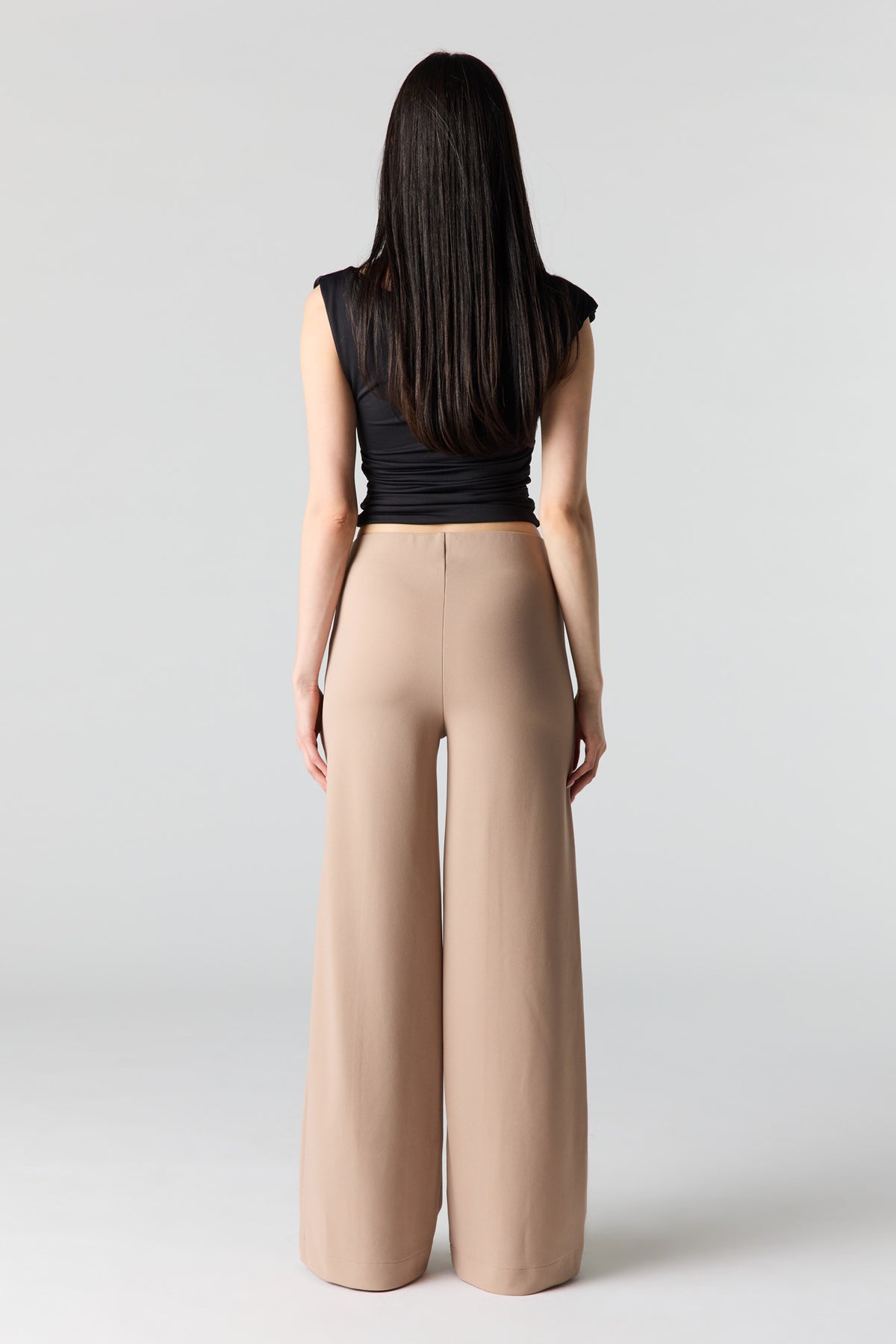 Vue alternative 3. Pantalon habillé à fines rayures