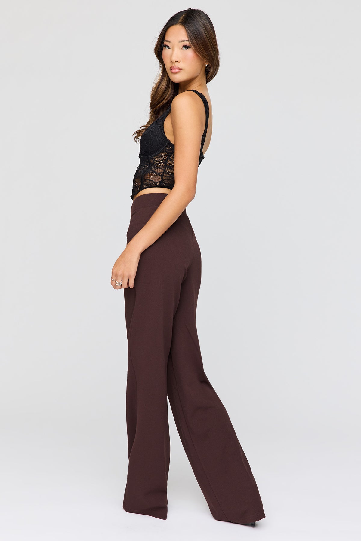 Vue alternative 3. Pantalon habillé à jambe droite