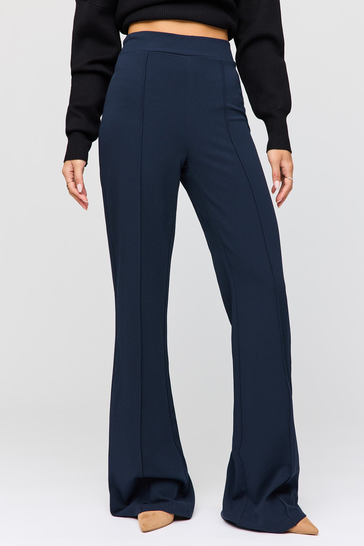 Vue alternative 2. Pantalon habillé à jambe large