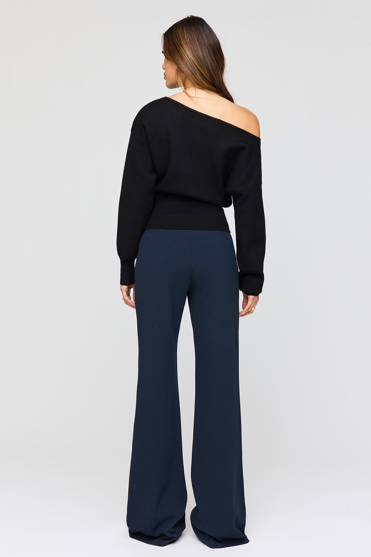Vue alternative 3. Pantalon habillé à jambe large