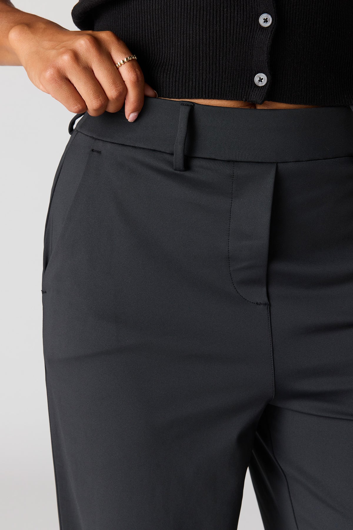 Vue alternative 4. Pantalon habillé à jambe droite