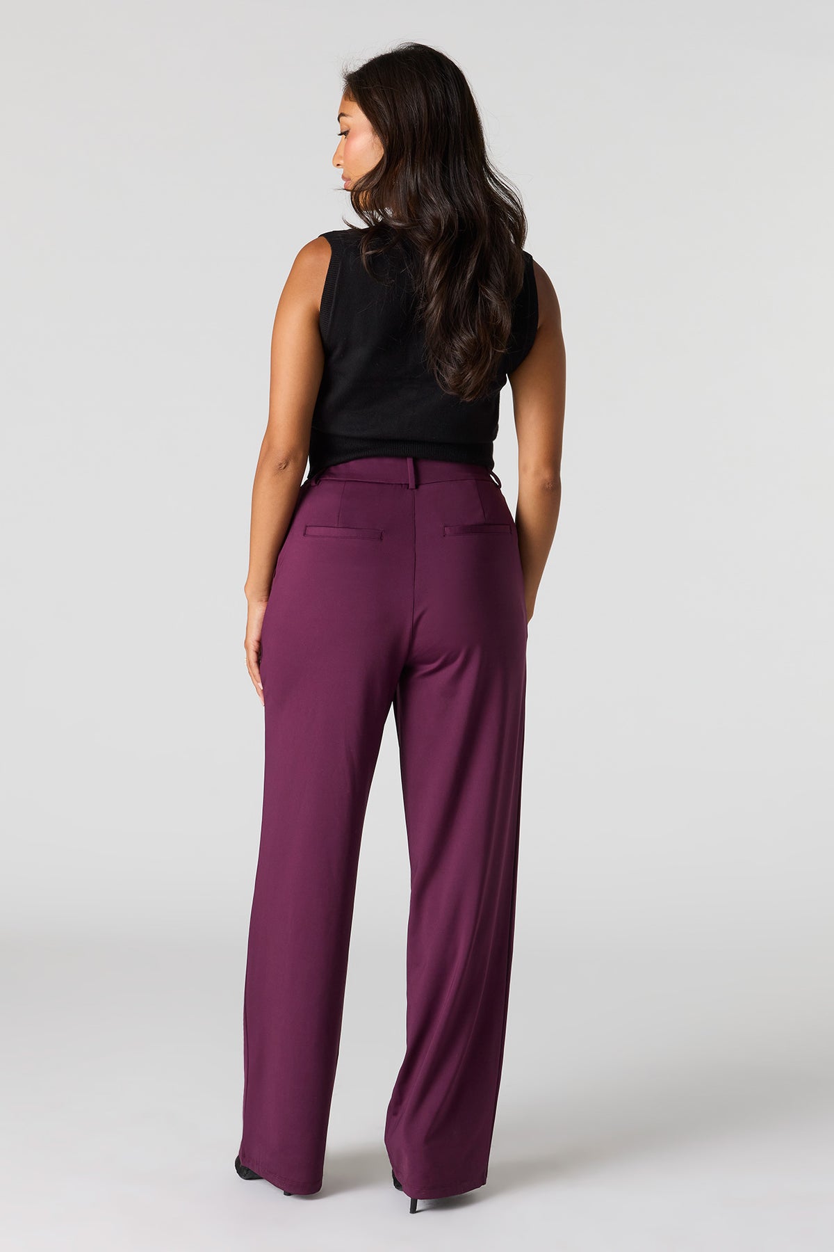Vue alternative 3. Pantalon habillé à jambe droite