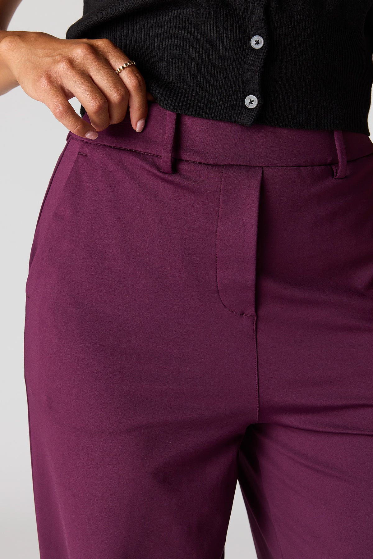 Vue alternative 4. Pantalon habillé à jambe droite