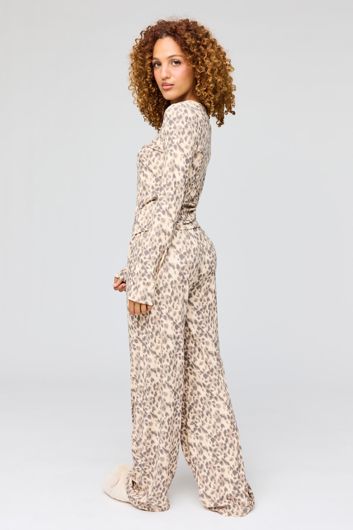 Alt View 4. Ribbed Long Sleeve Top & Pant Pajama Set - Leopard