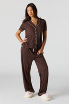 Ensemble pyjama avec haut boutonné doux et pantalon