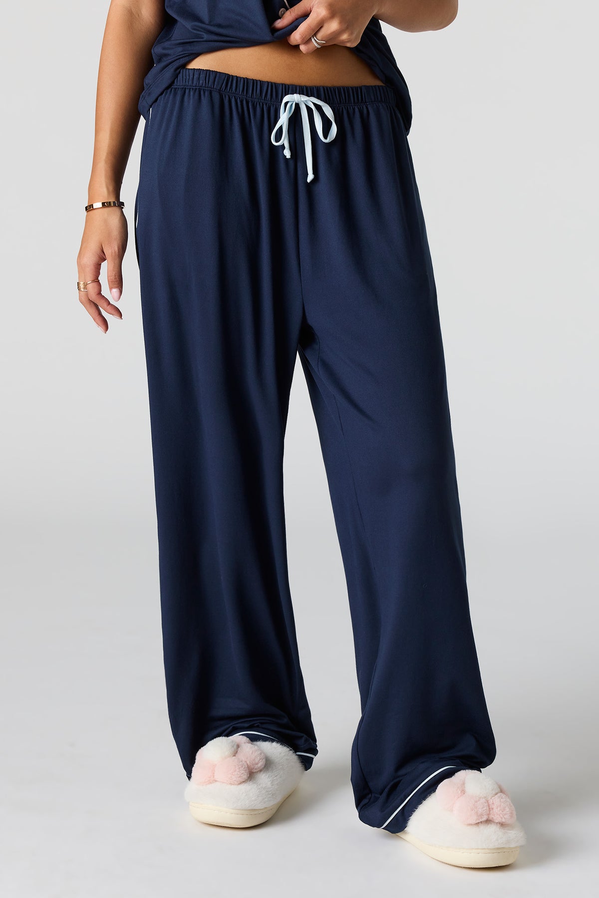 Vue alternative 3. Ensemble pyjama avec haut boutonné doux et pantalon