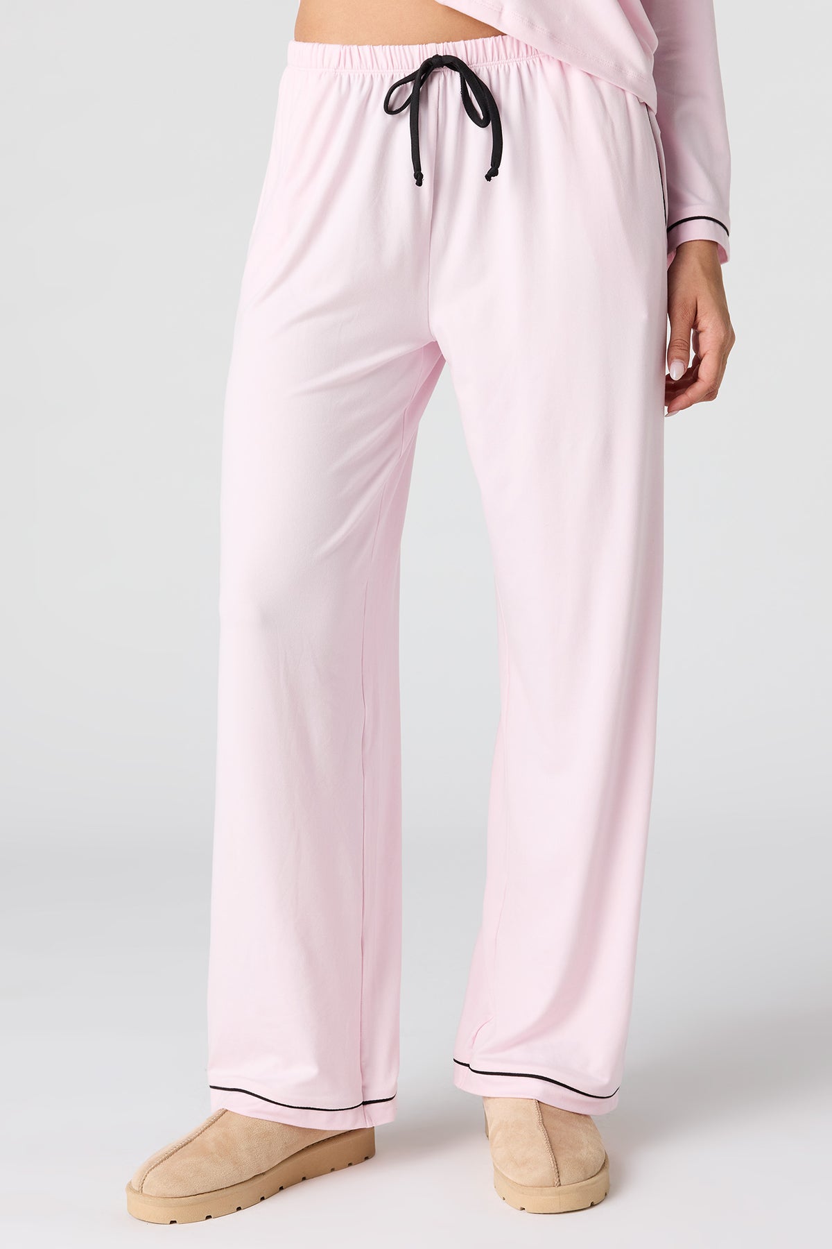 Vue alternative 3. Ensemble pyjama avec haut boutonné et pantalon