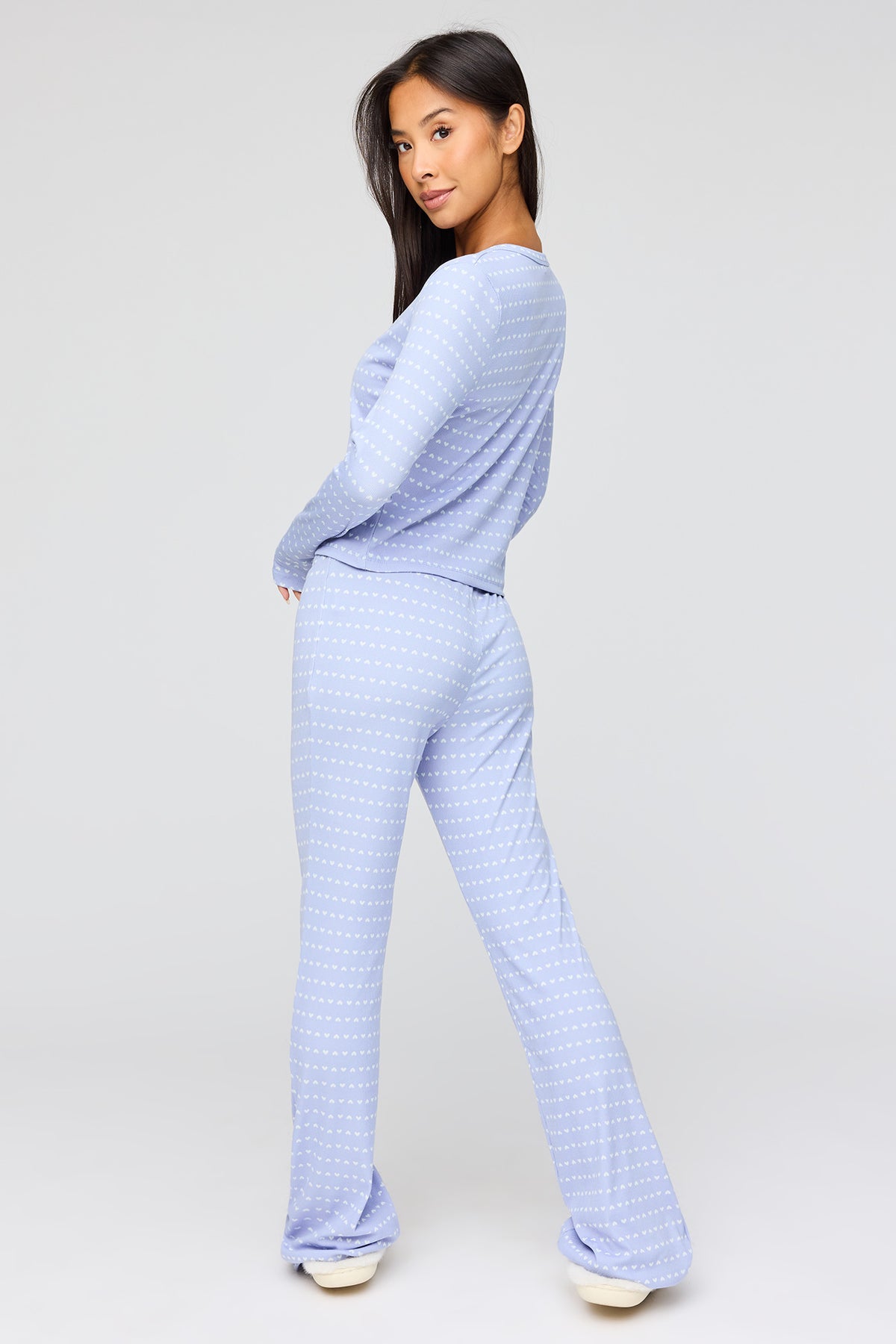 Vue alternative 4. Ensemble pyjama avec haut boutonné côtelé et pantalon