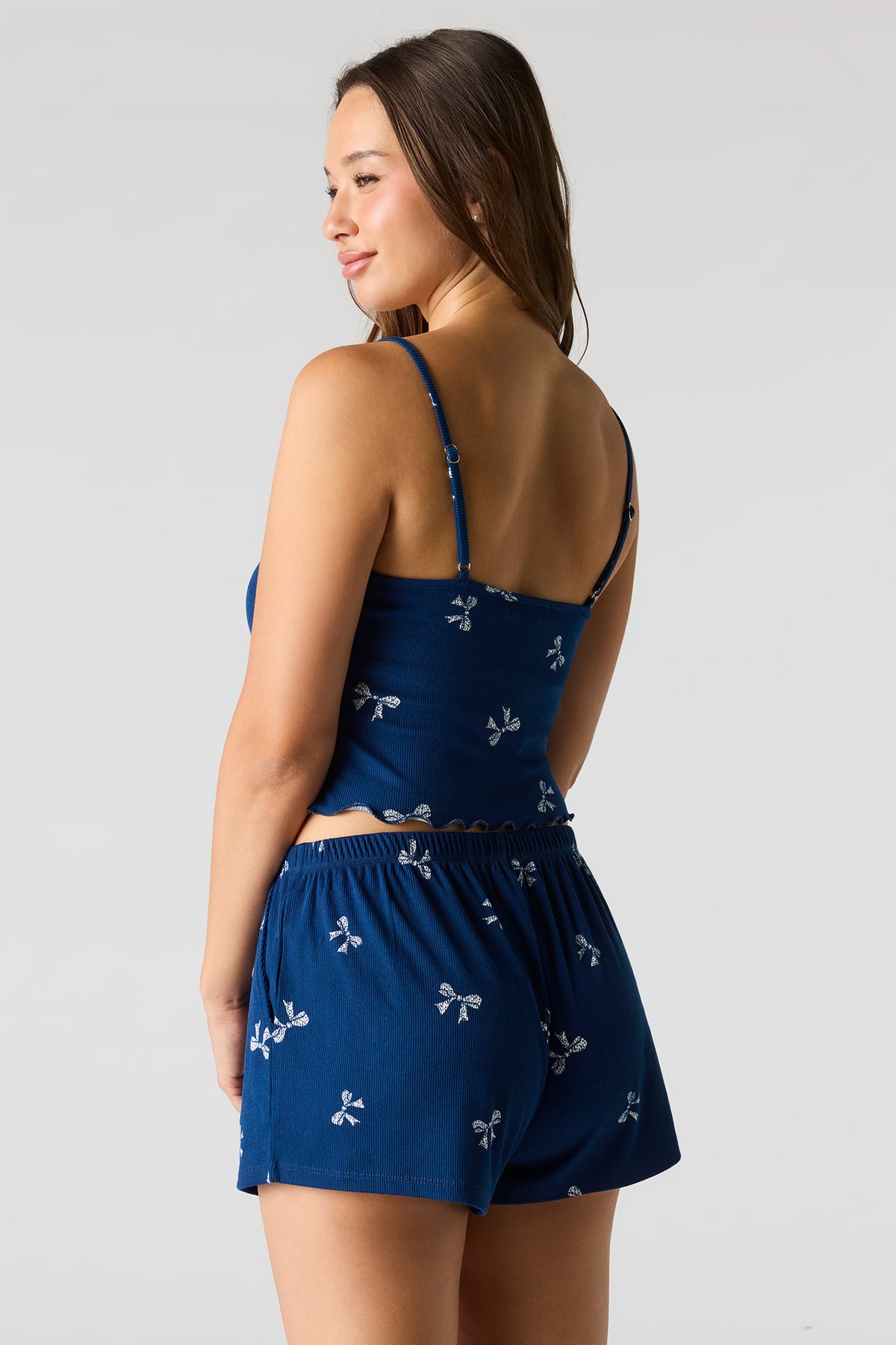 Vue alternative 4. Ensemble avec haut côtelé imprimé, short et pantalon