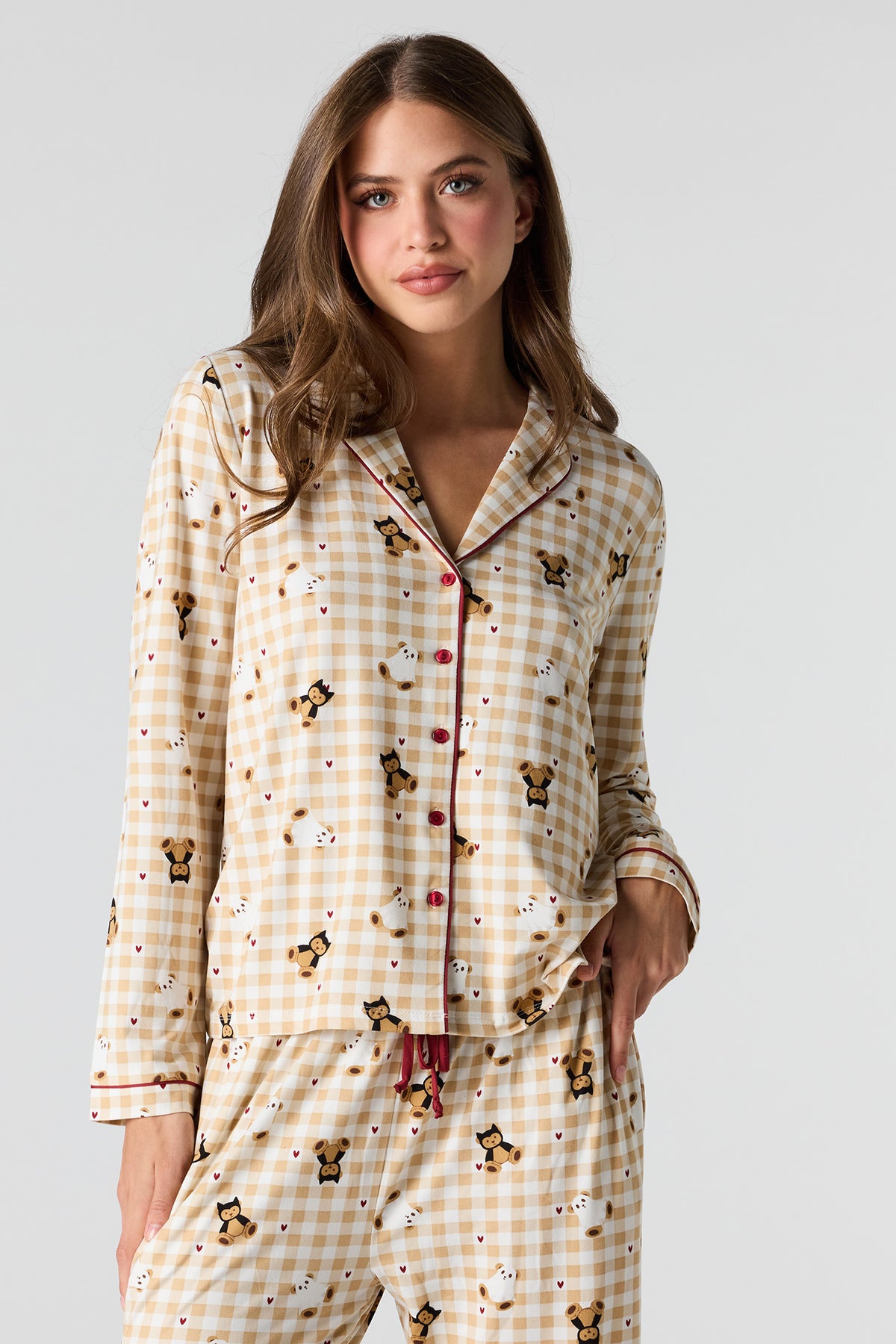 Vue alternative 2. Ensemble pyjama avec haut boutonné à imprimé Halloween et pantalon