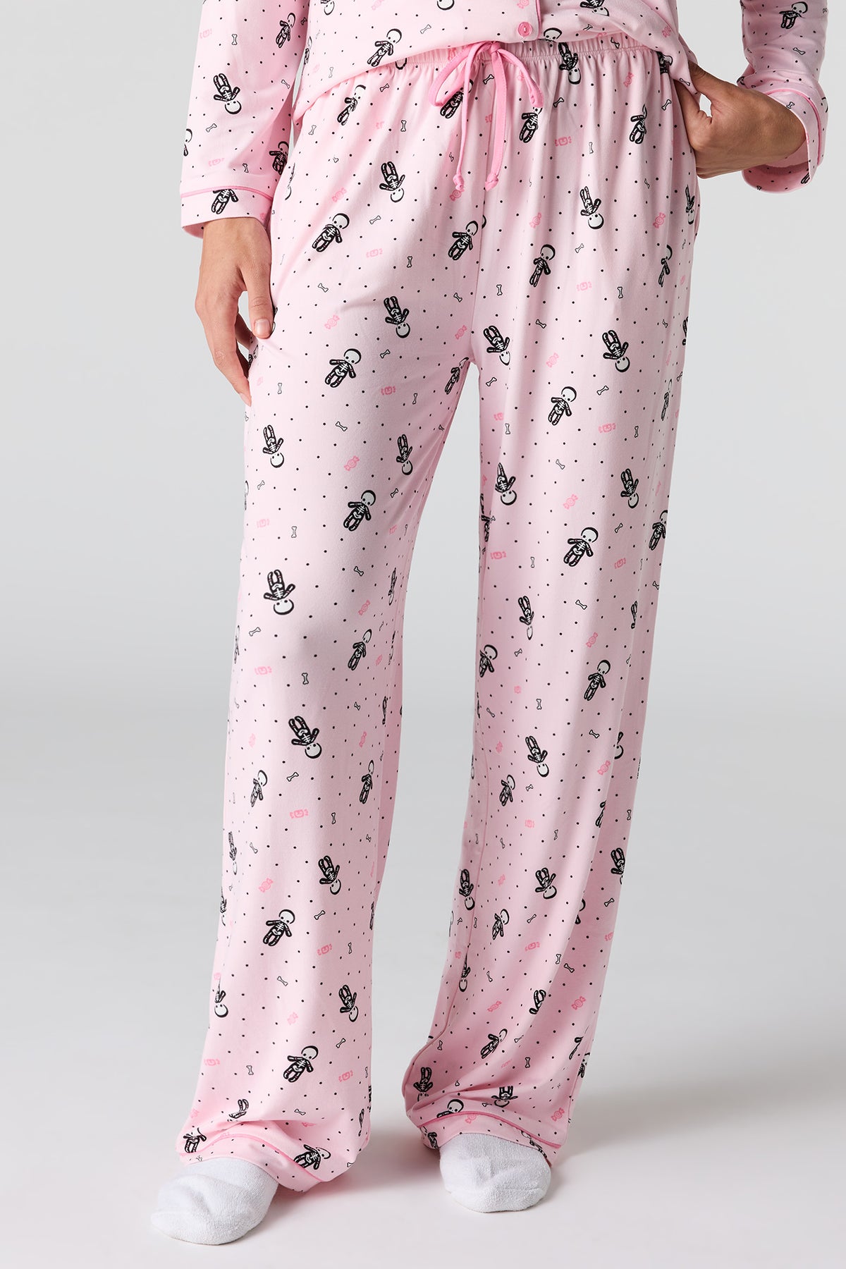 Vue alternative 3. Ensemble pyjama avec haut boutonné à imprimé Halloween et pantalon