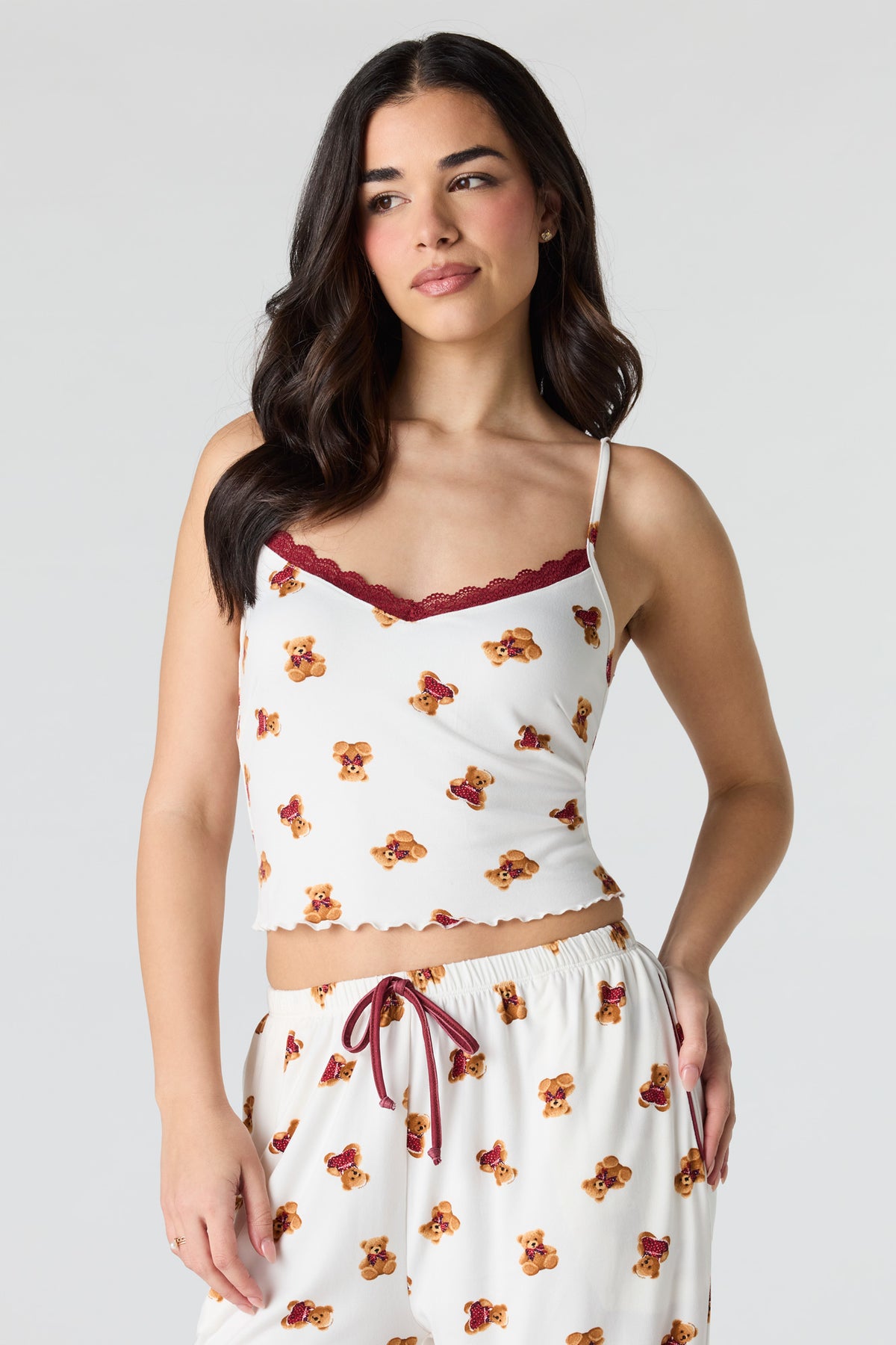 Vue alternative 2. Ensemble pyjama avec débardeur en dentelle et short