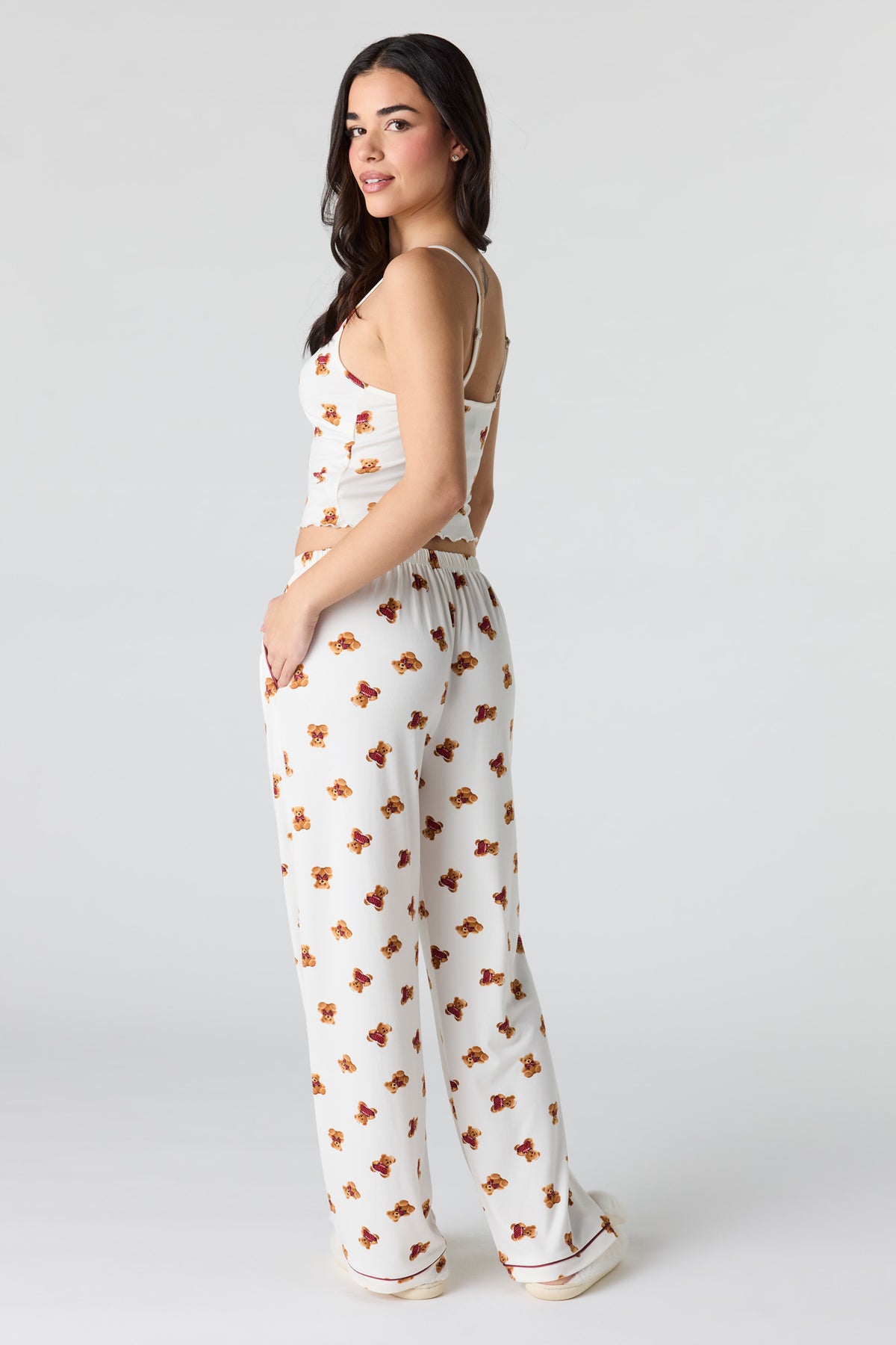 Vue alternative 4. Ensemble pyjama avec débardeur en dentelle et short