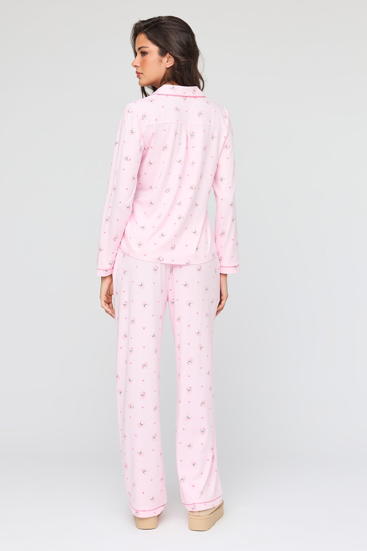 Vue alternative 4. Ensemble avec haut boutonné à manches longues et pantalon