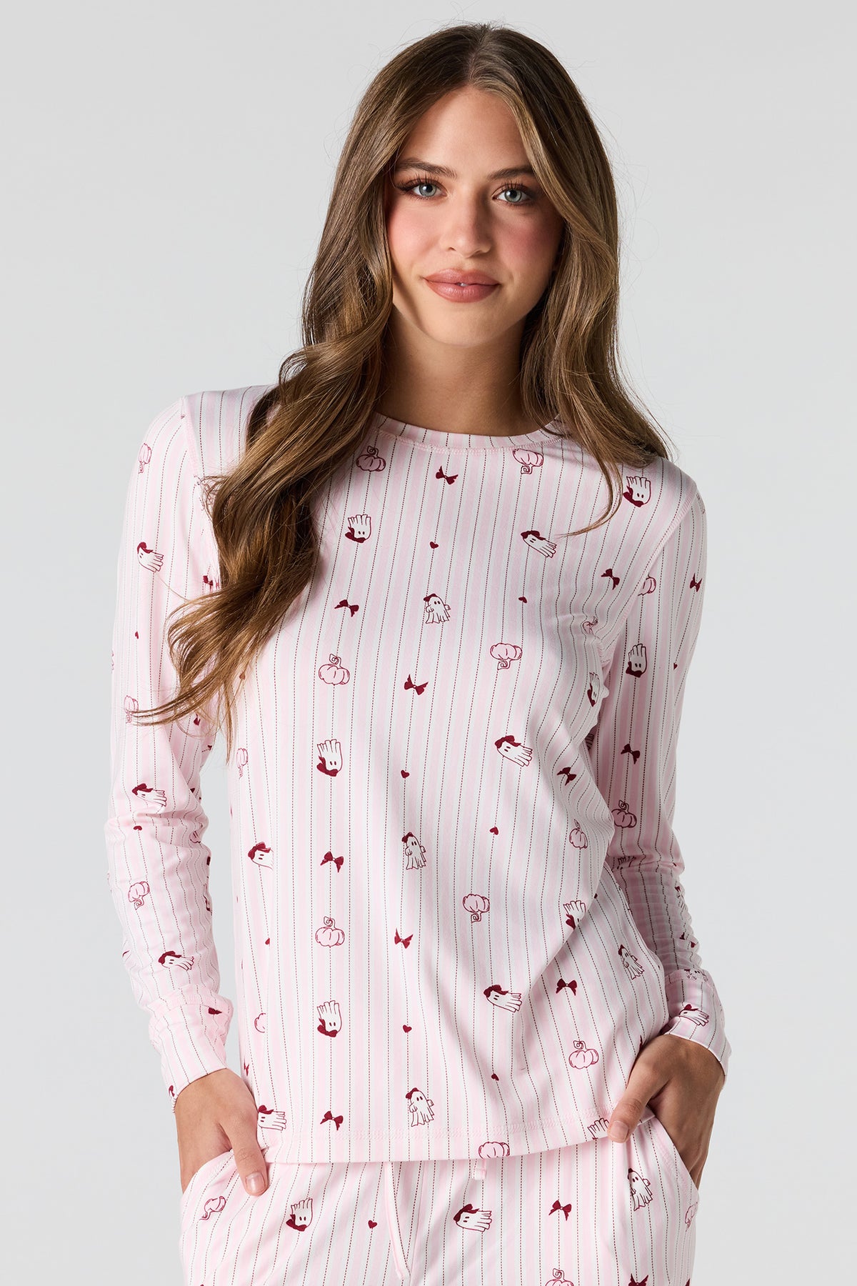 Vue alternative 2. Ensemble pyjama avec haut à imprimé Halloween et pantalon