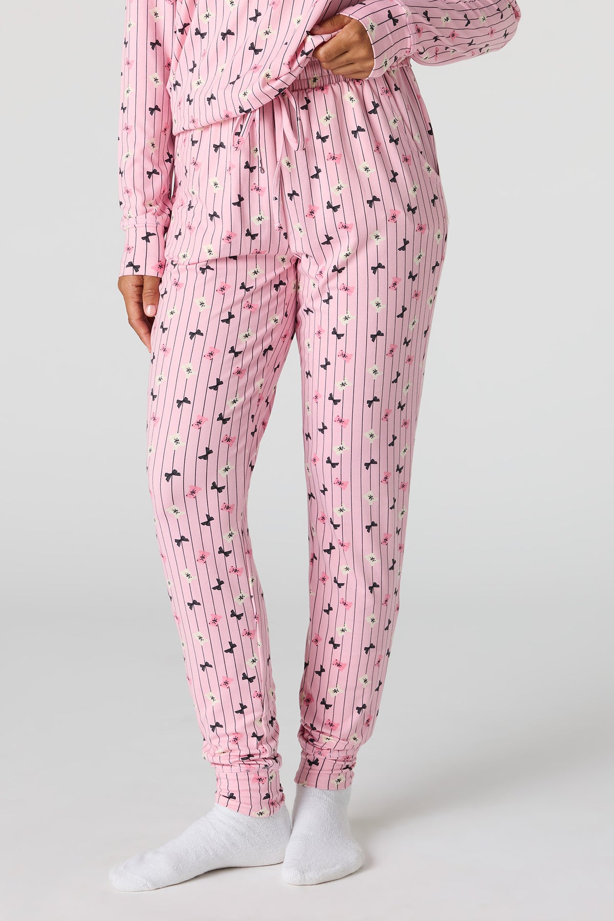 Alt View 3. Printed Long Sleeve Top & Pant Pajama Set - Pink