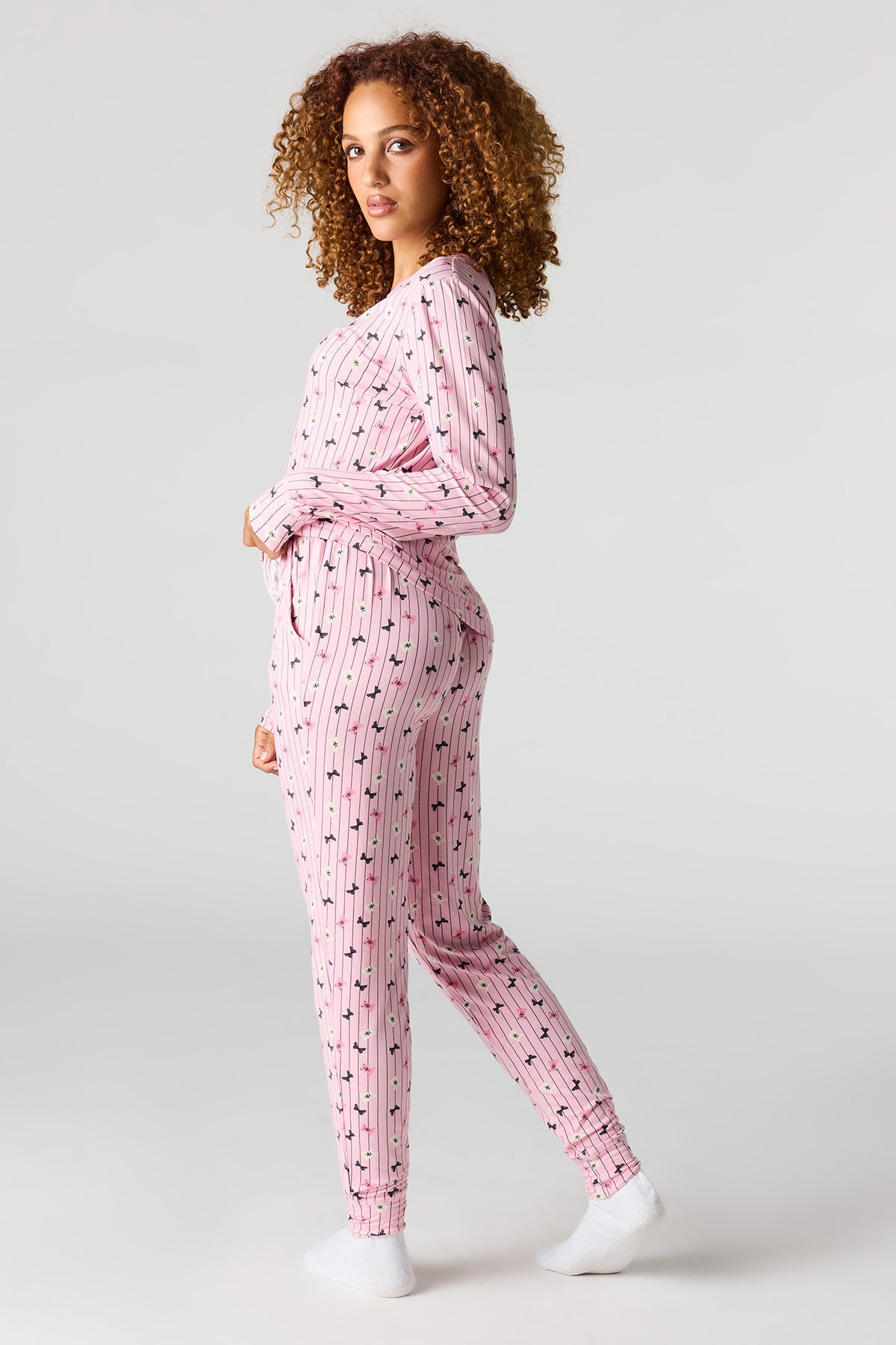 Alt View 4. Printed Long Sleeve Top & Pant Pajama Set - Pink