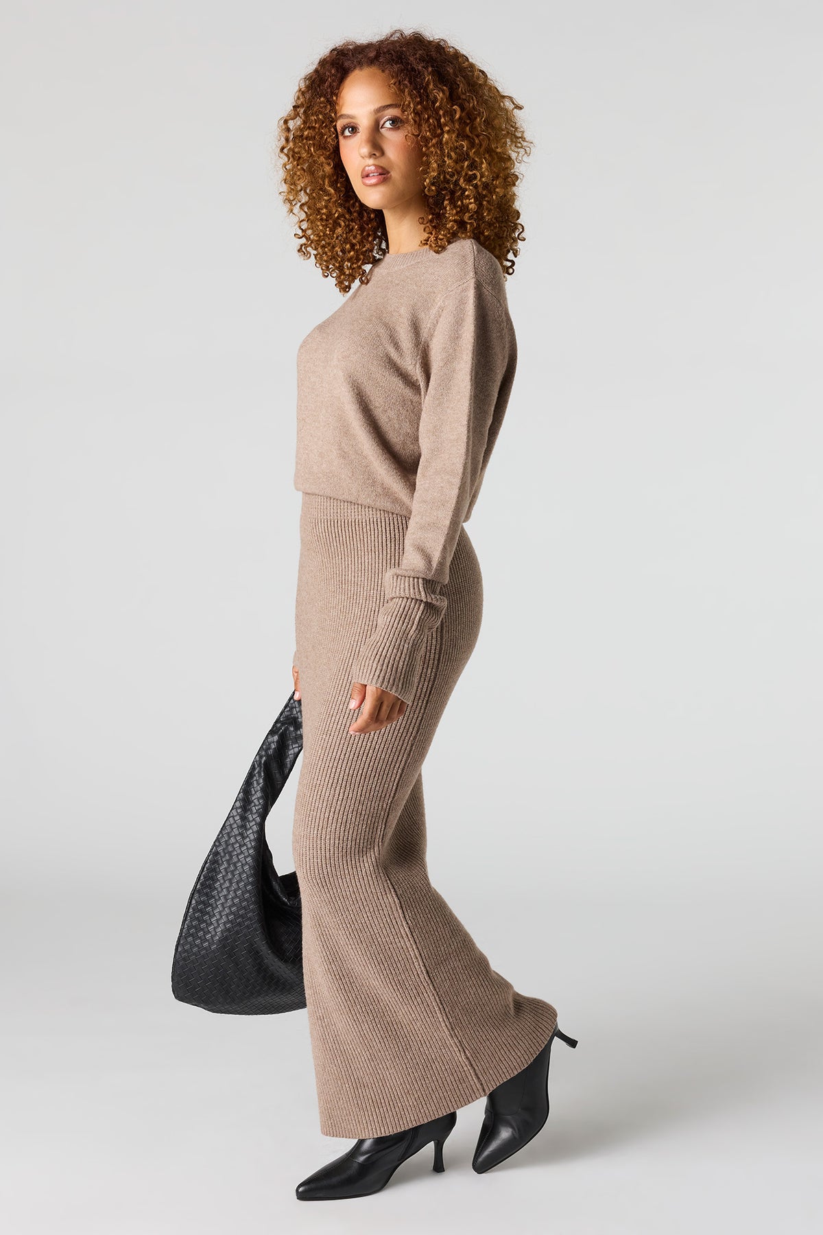 Vue alternative 2. Robe-chandail maxi à manches longues
