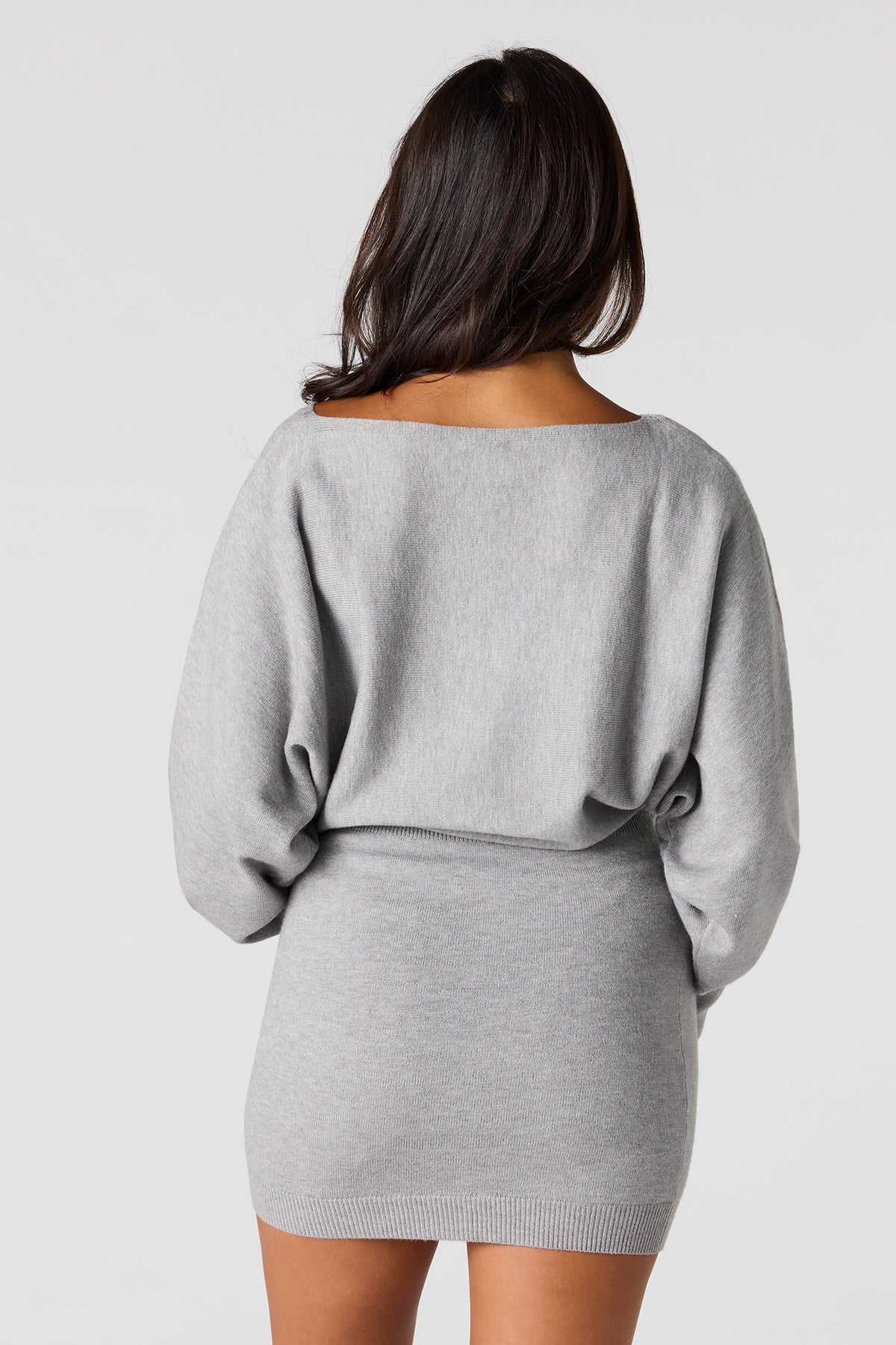 Vue alternative 2. Minirobe-chandail à manches longues